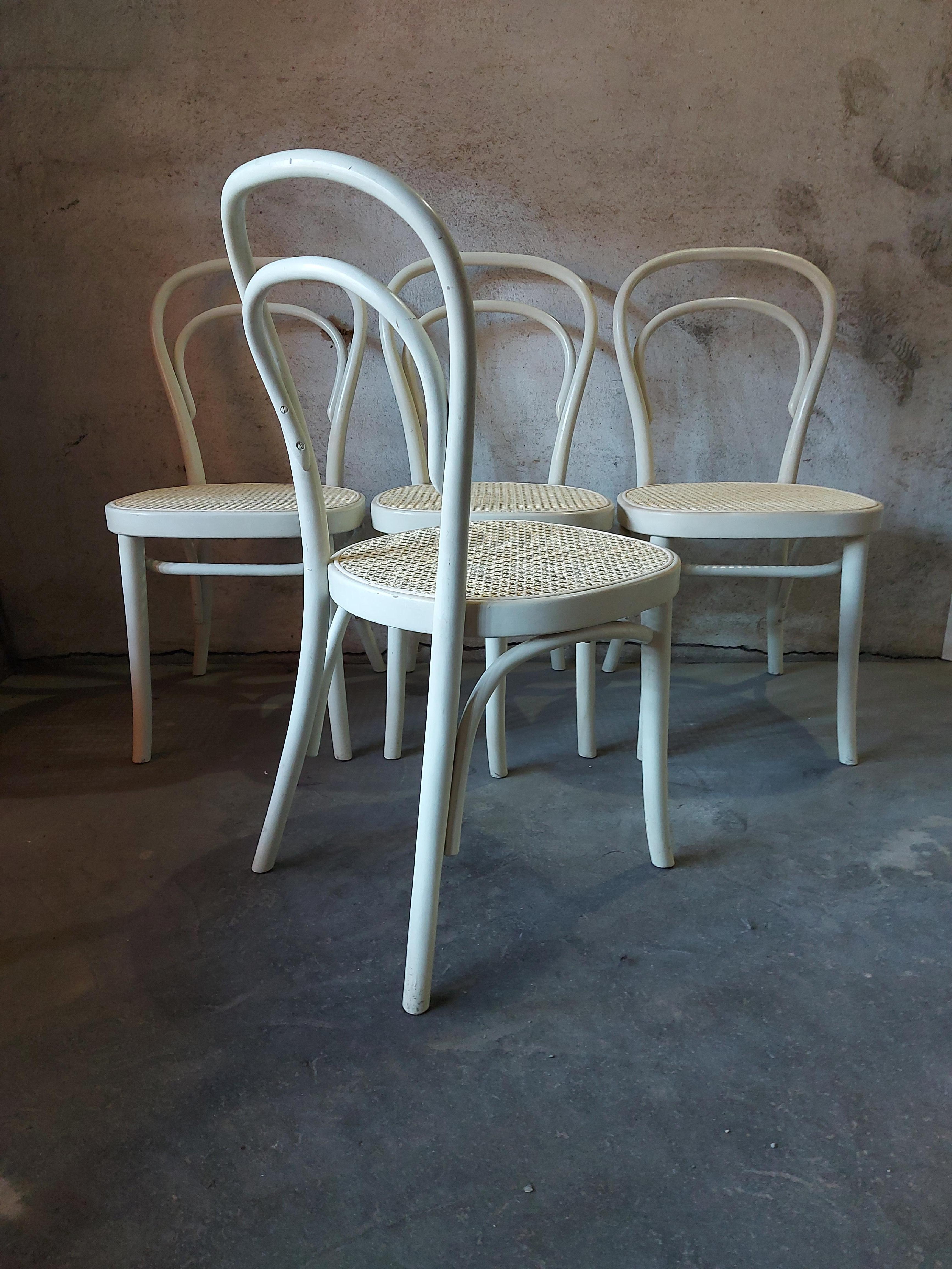 Mid-Century Modern Bentwood No. 14 dining chair For Sale