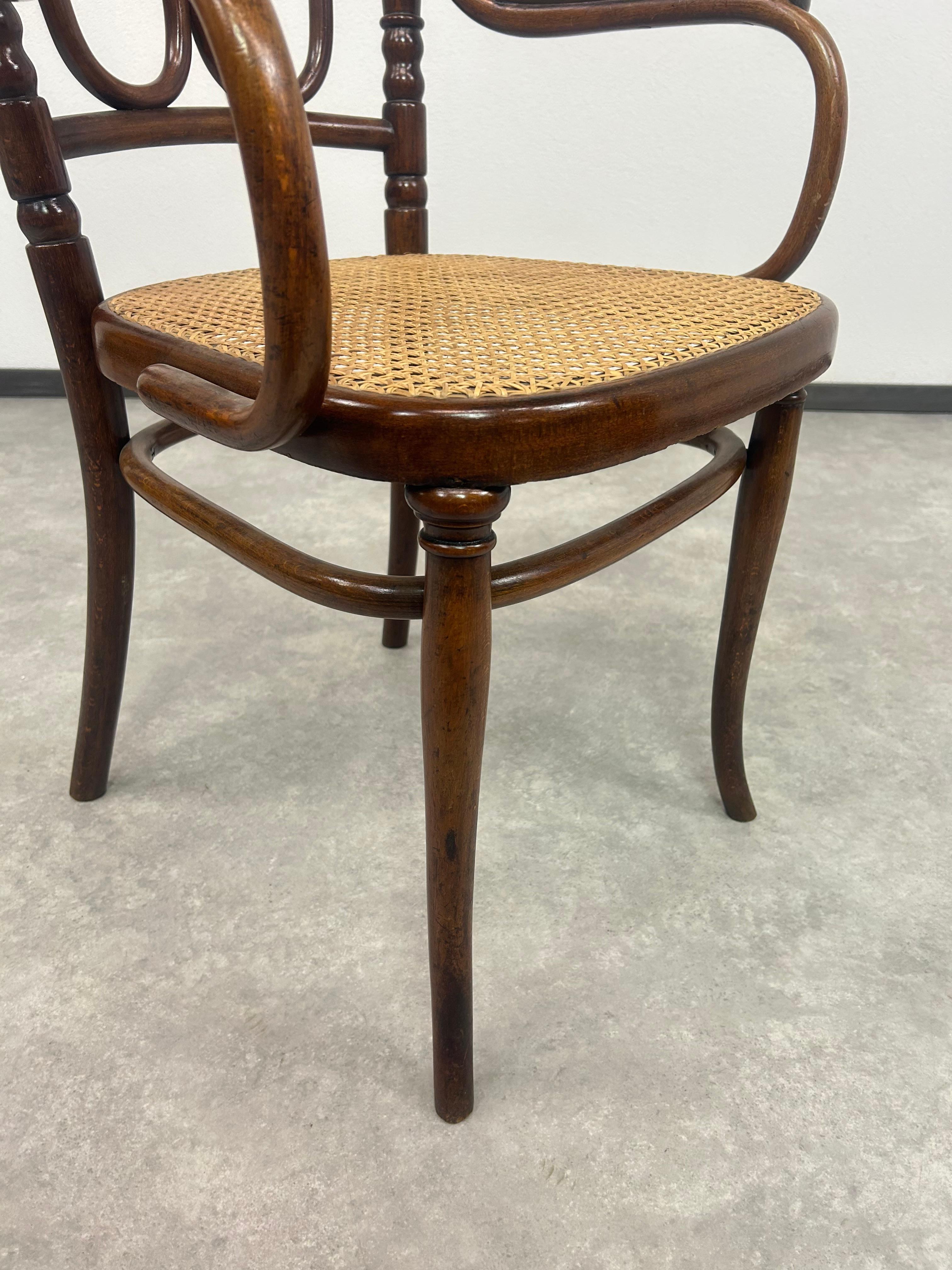 Silla de oficina de madera curvada n.º 88 de Thonet principios del siglo XX en venta