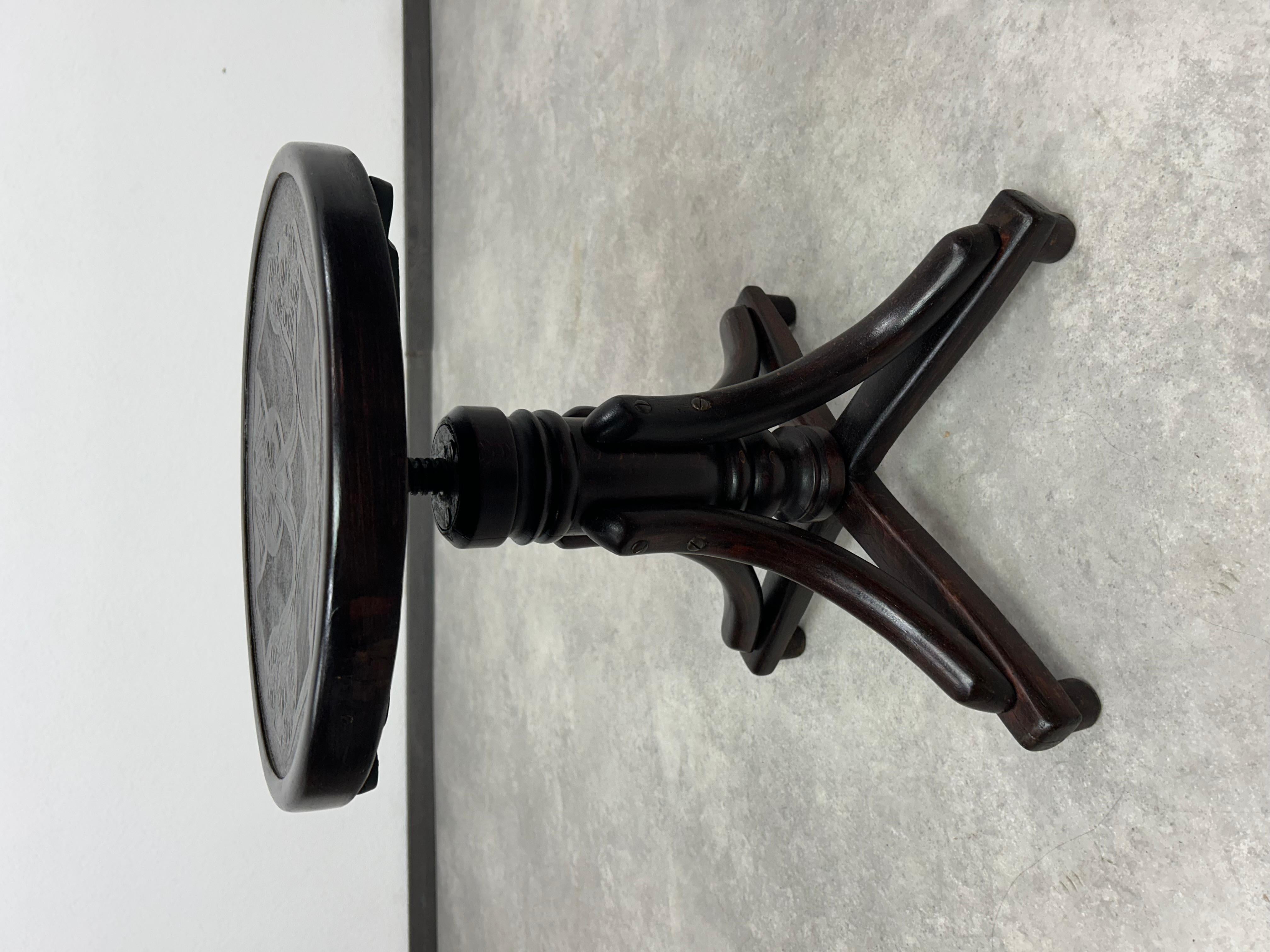 Klavierstuhl aus Bugholz von Thonet, professionell gebeizt und neu poliert.

