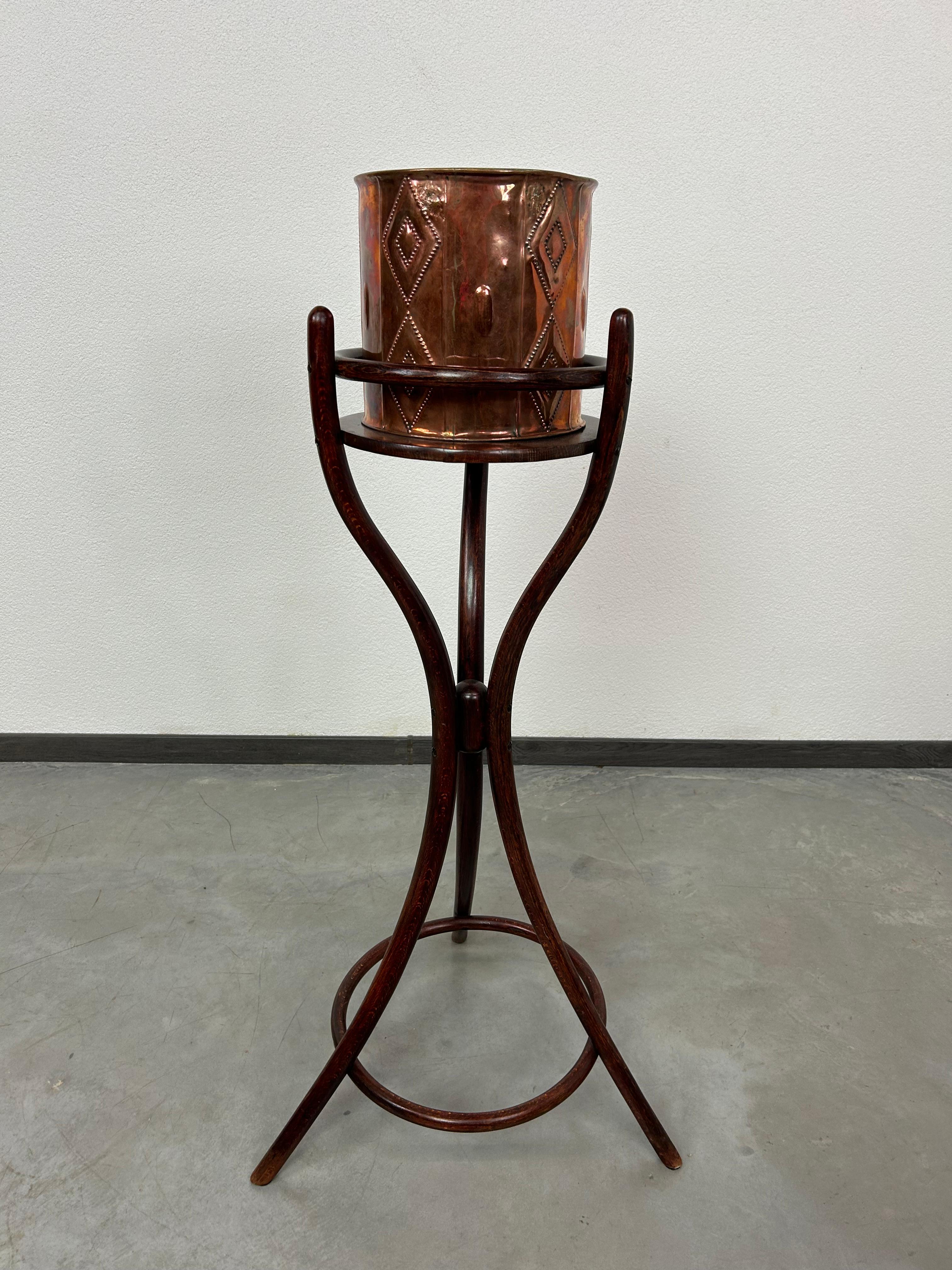 Vienna Secession Bentwood plant stand by Thonet For Sale