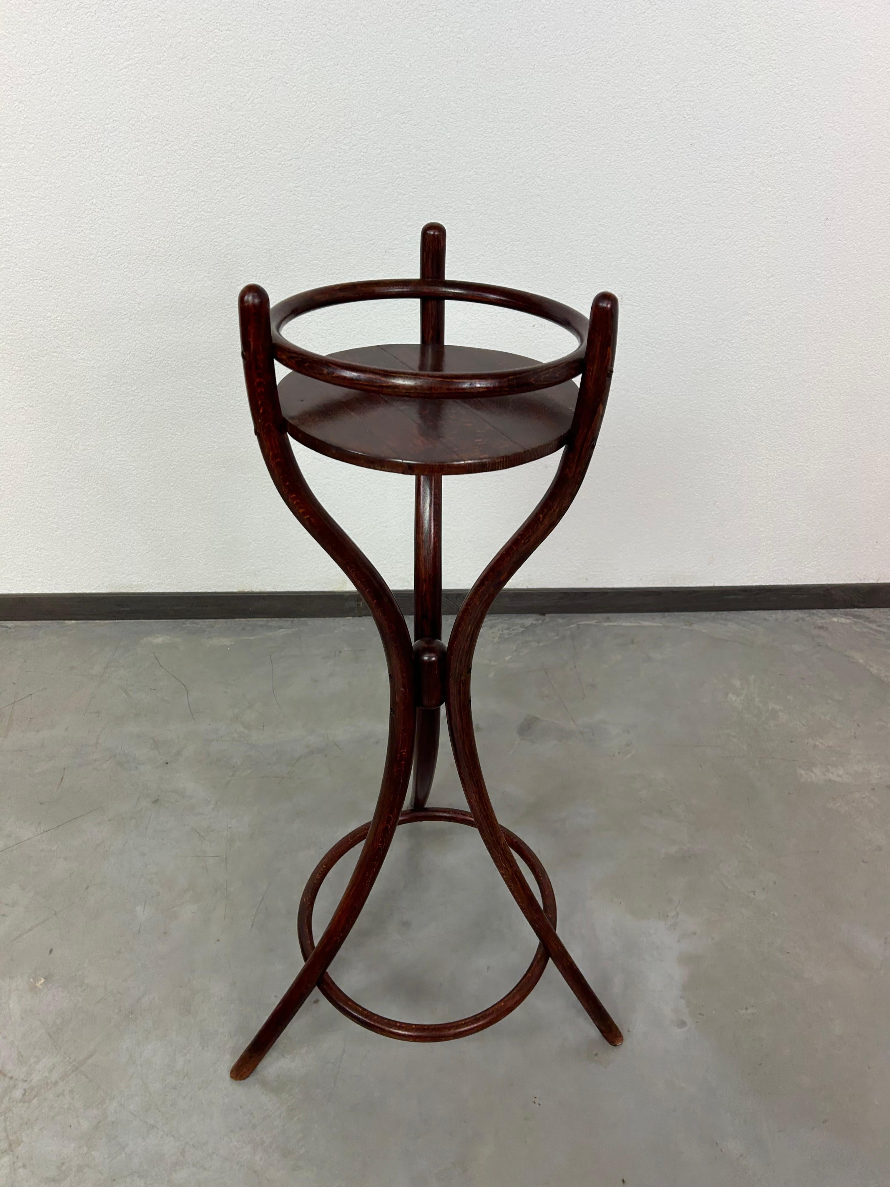 Austrian Bentwood plant stand by Thonet For Sale