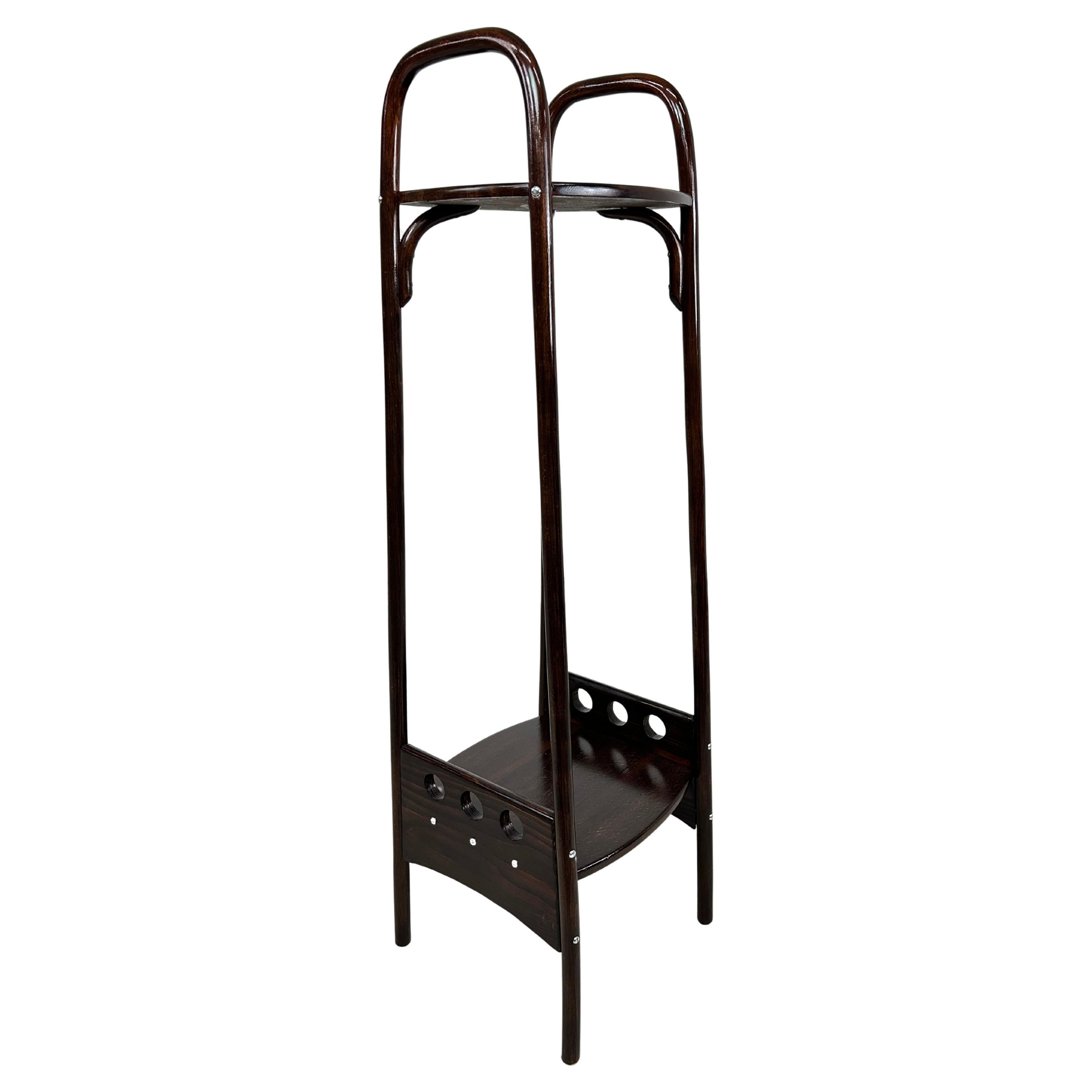 Jardinera de madera curvada nº 9521 de Josef Hoffmann para Thonet en venta