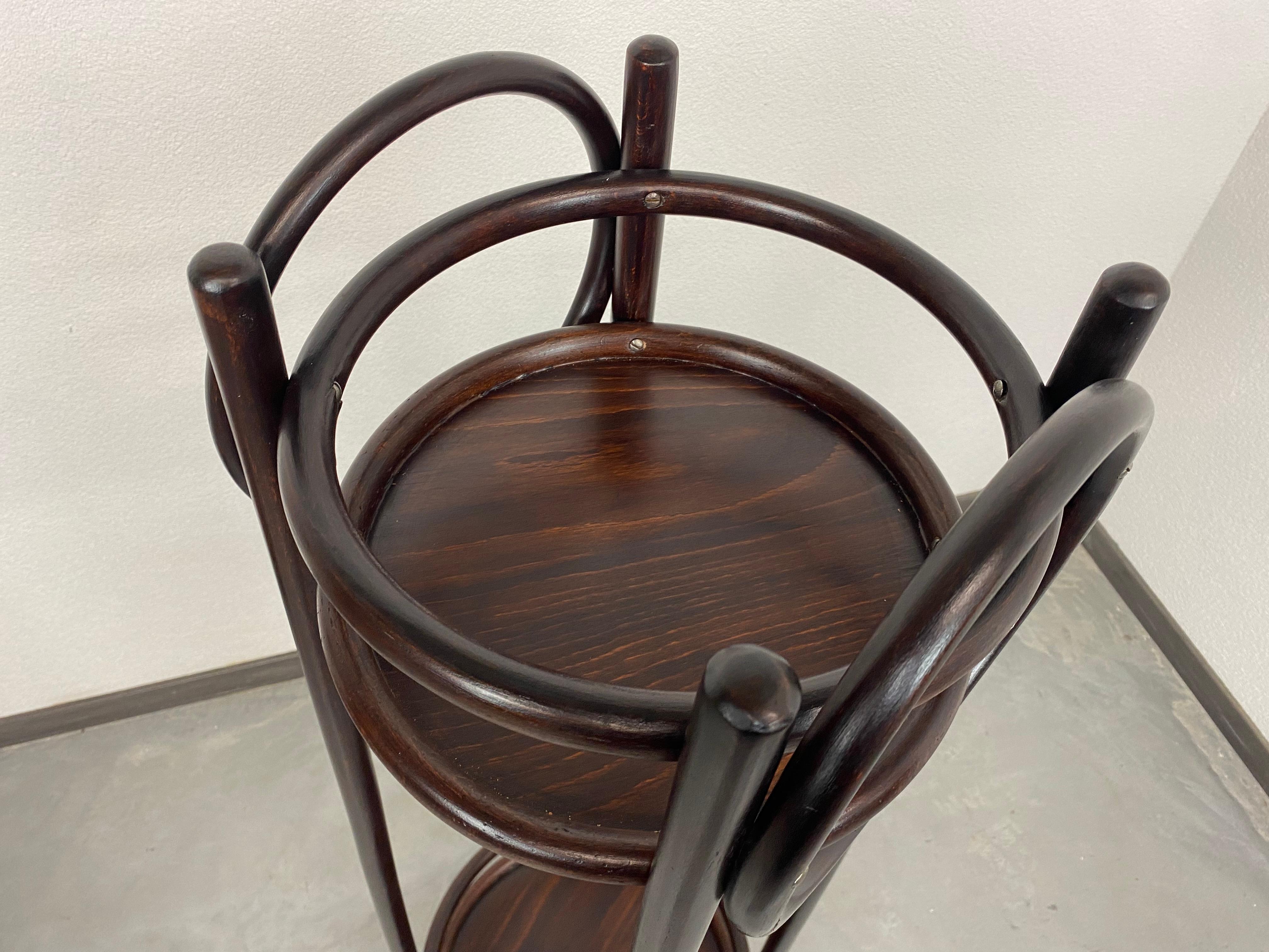Bois cintré Bentwood Plant Stands by Thonet en vente