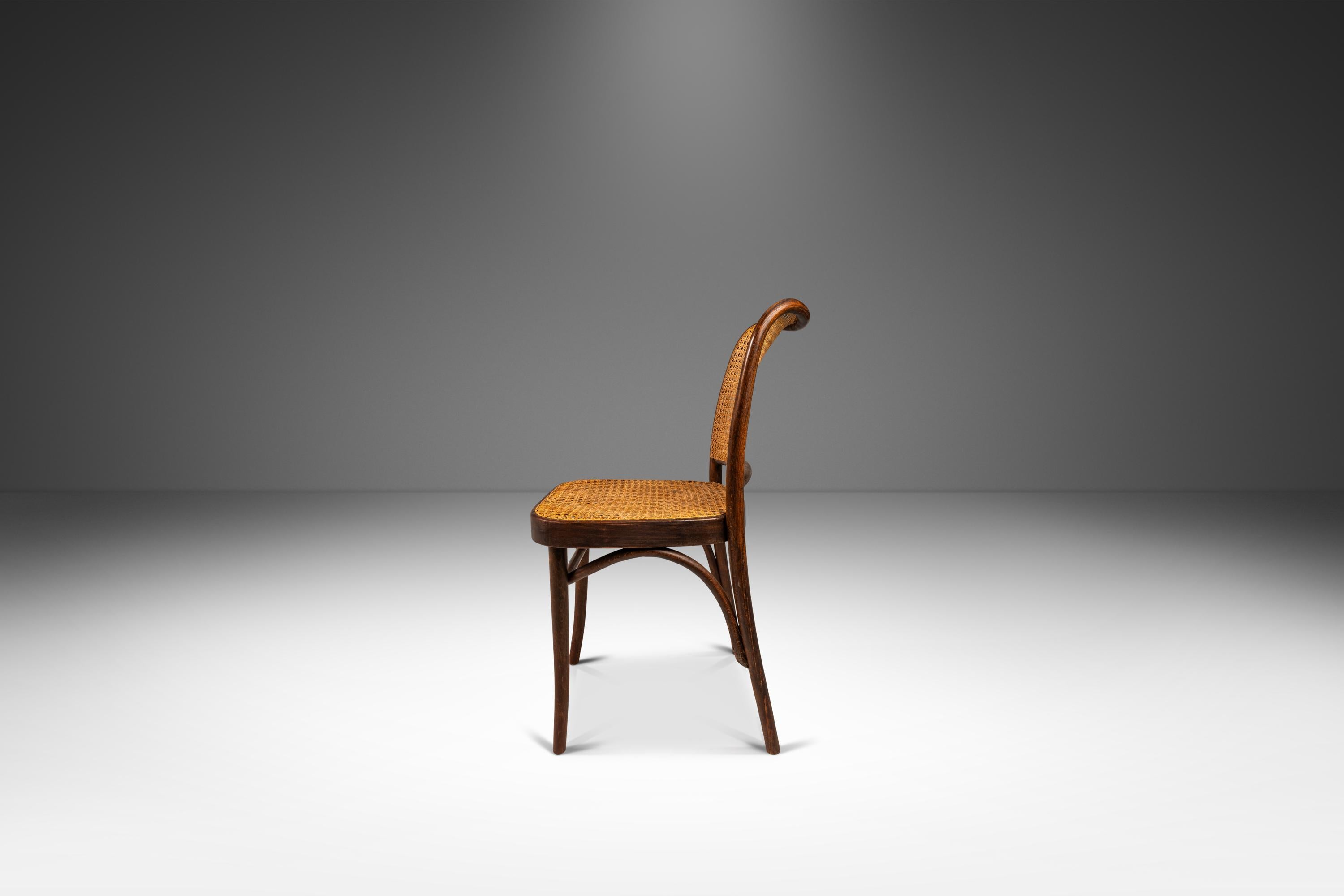Bentwood Prague Model 811 Chair in Walnut by Josef Frank, Poland, c. 1960s For Sale 4
