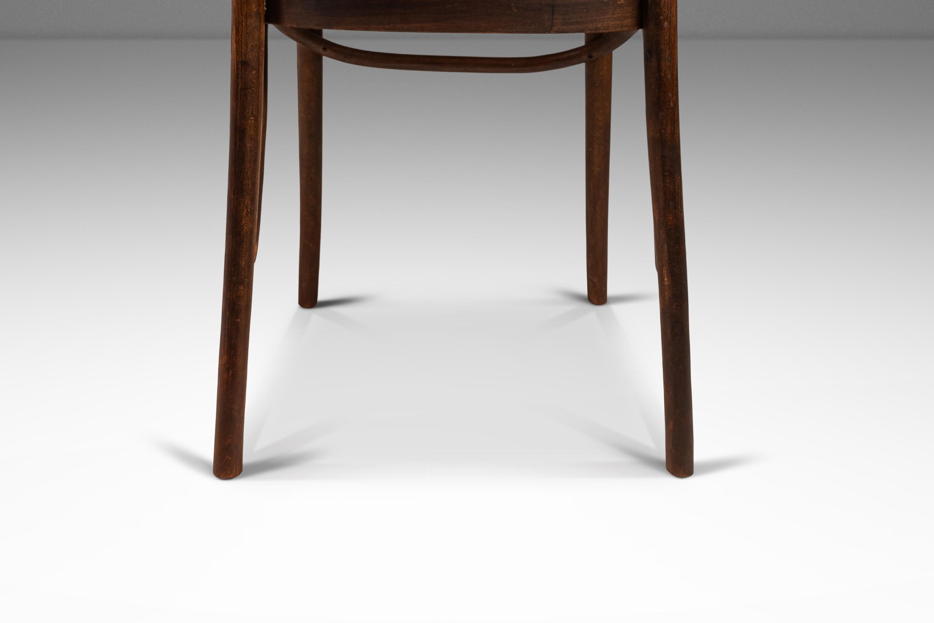 Bentwood Prague Model 811 Chair in Walnut by Josef Frank, Poland, c. 1960s For Sale 9