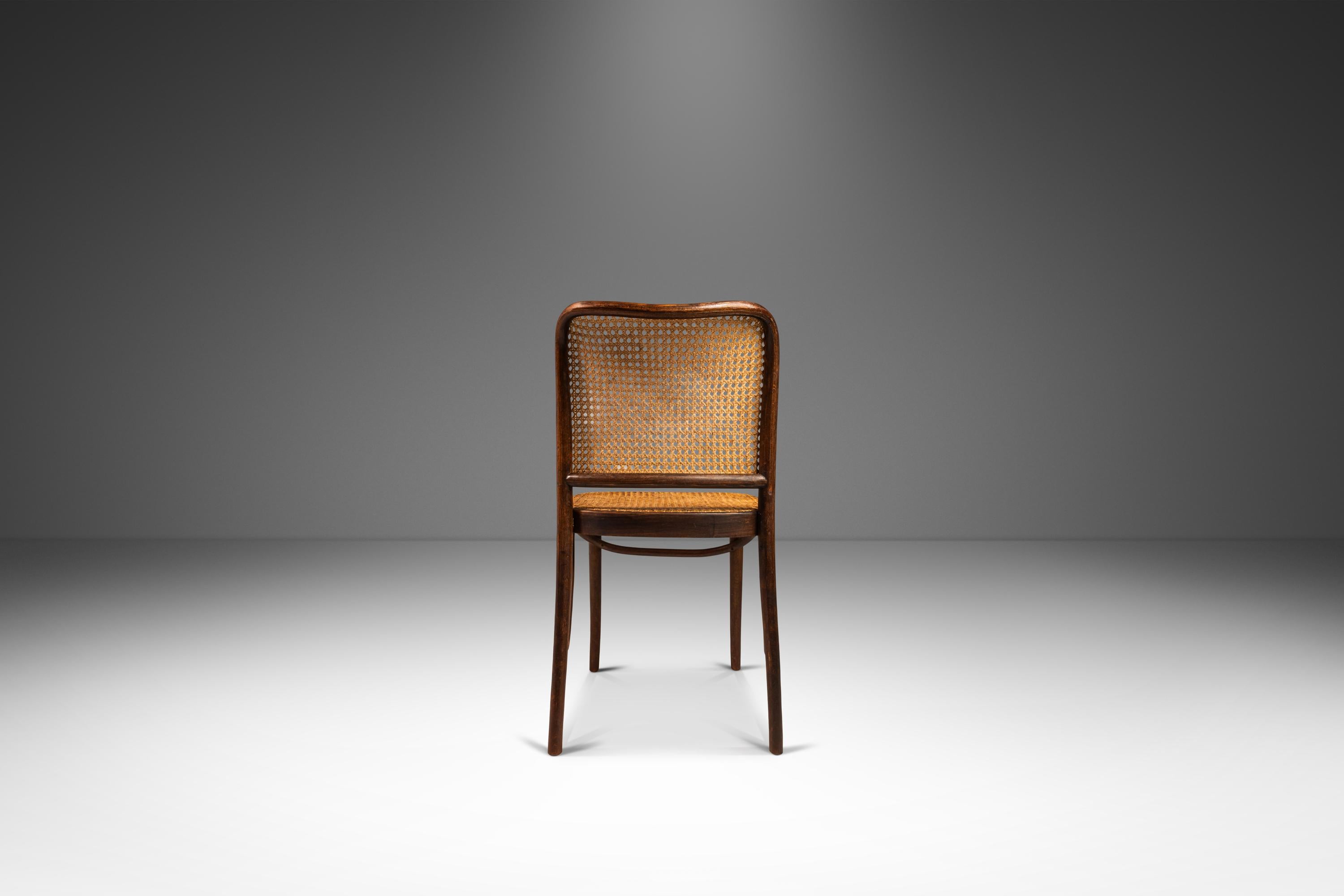 Mid-20th Century Bentwood Prague Model 811 Chair in Walnut by Josef Frank, Poland, c. 1960s For Sale