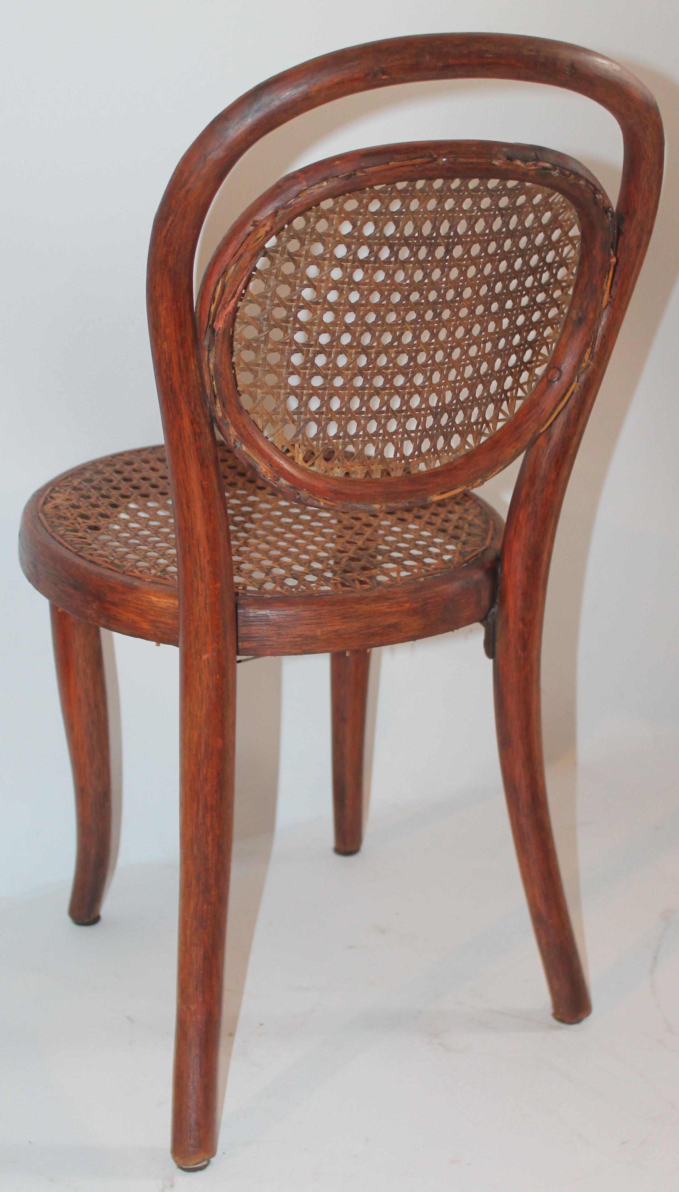 Rocker und Stuhl aus Bugholz mit Rohrstühlen, 19. Jahrhundert im Angebot 9