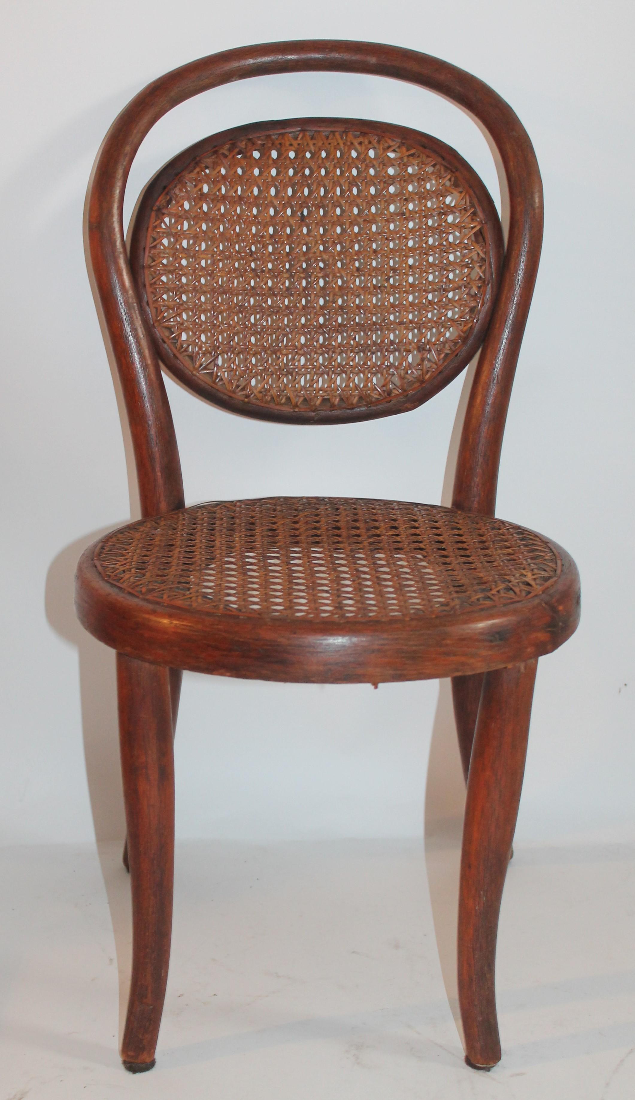 Rocker und Stuhl aus Bugholz mit Rohrstühlen, 19. Jahrhundert im Angebot 2