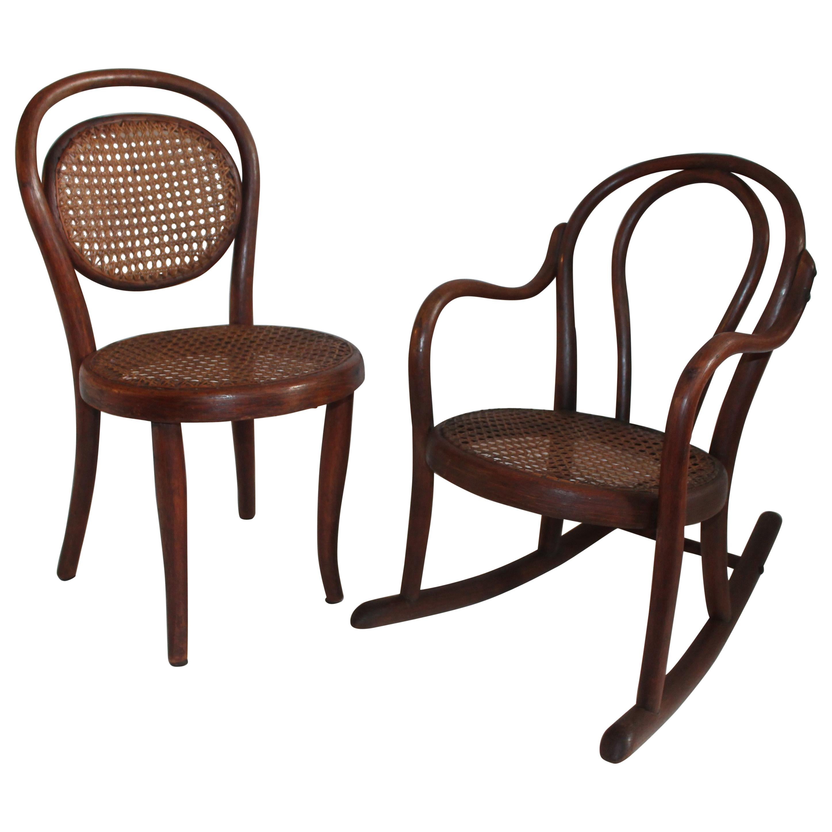 Rocker und Stuhl aus Bugholz mit Rohrstühlen, 19. Jahrhundert