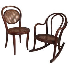 Fauteuil à bascule et chaise en bois cintré avec sièges en rotin, 19ème siècle