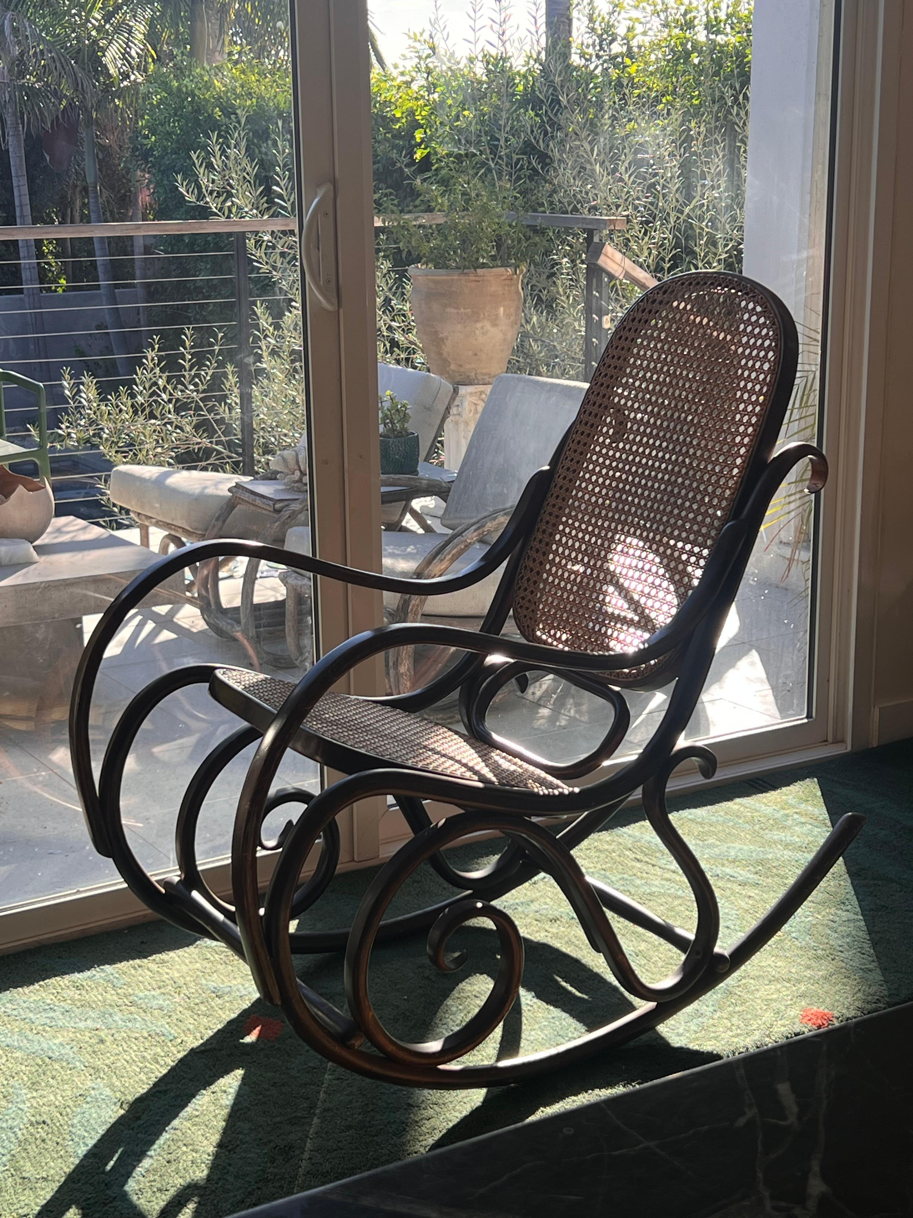 Bentwood rocking chair attr. Thonet, late 19th century For Sale 11