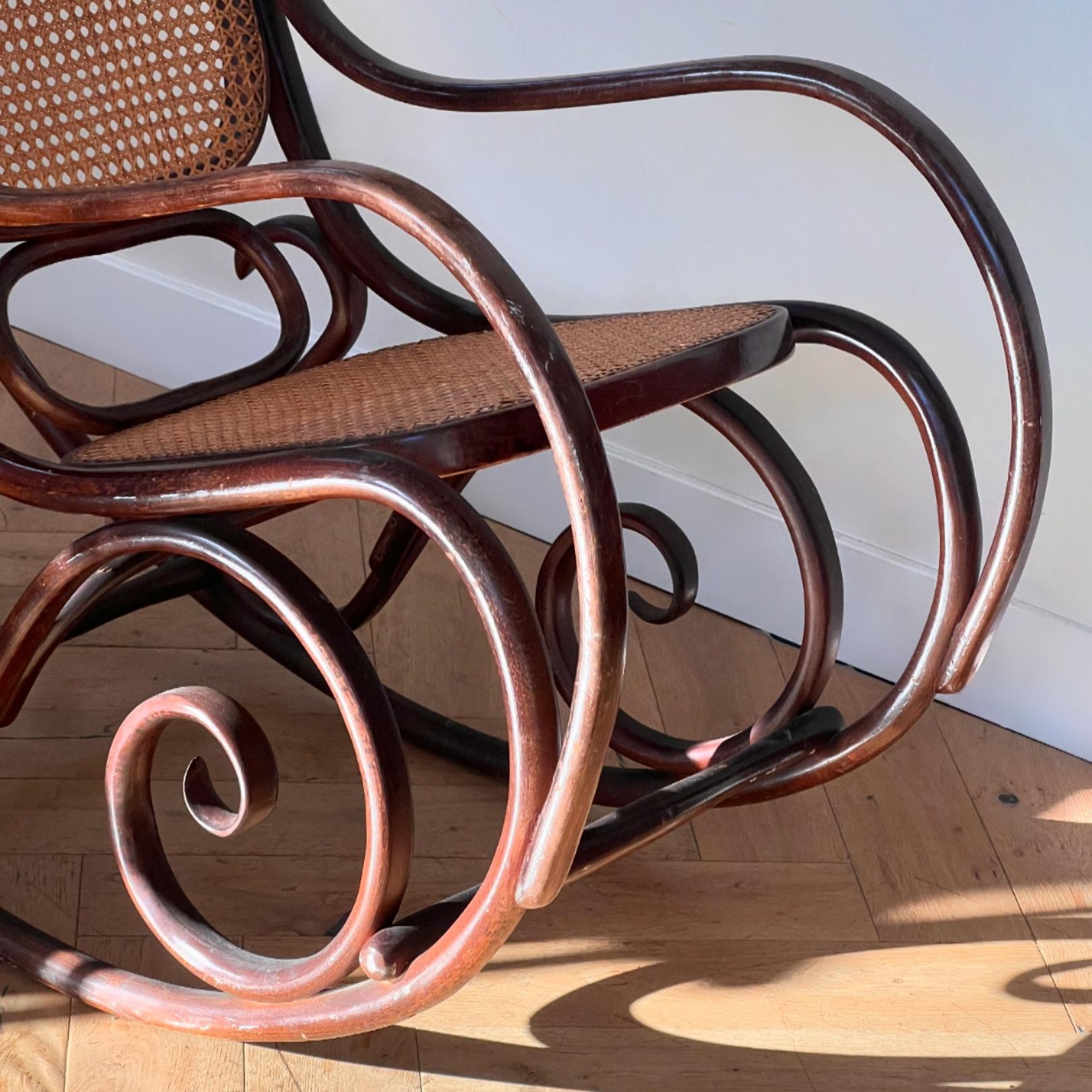 Bentwood rocking chair attr. Thonet, late 19th century For Sale 12