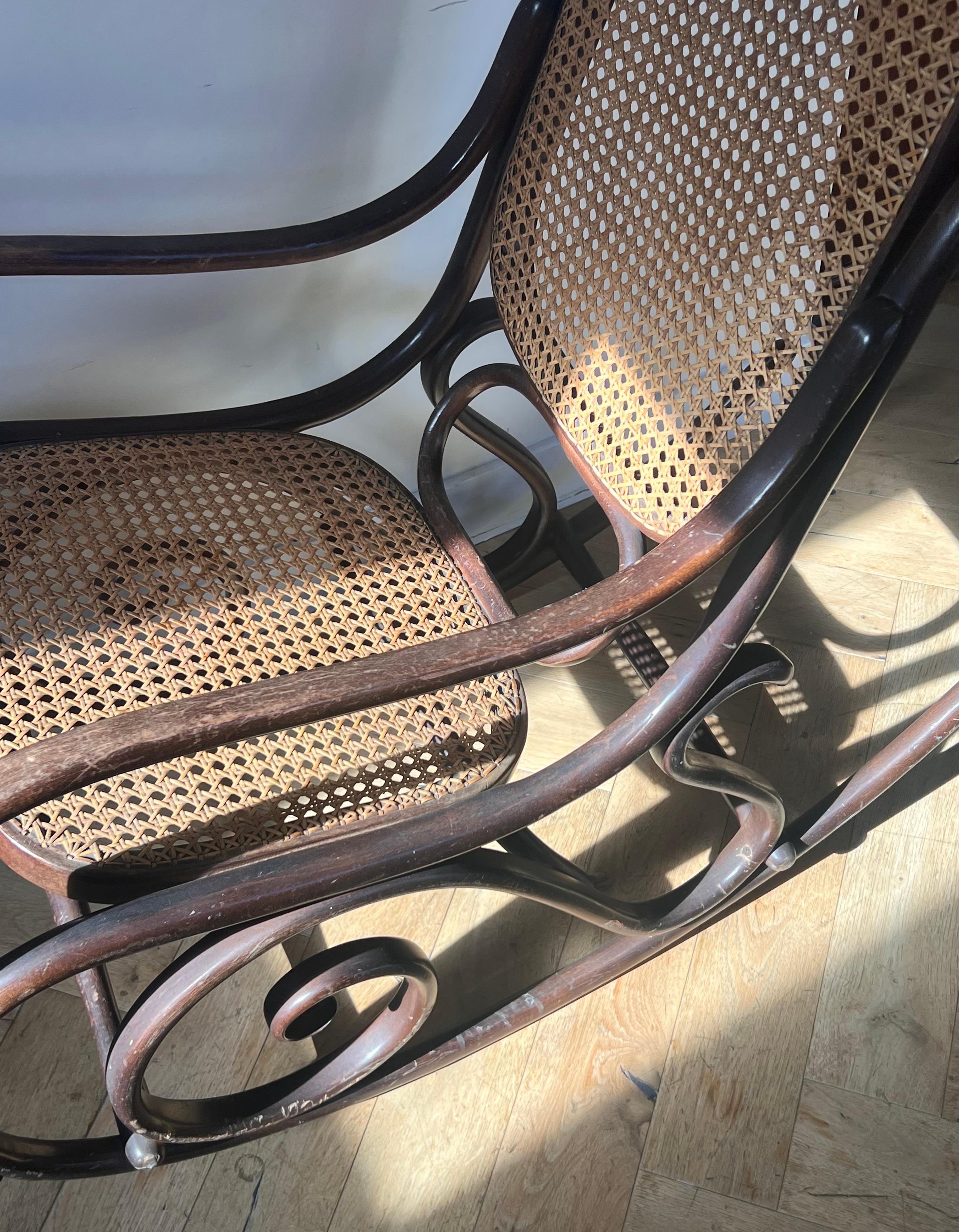 Bentwood rocking chair attr. Thonet, late 19th century In Good Condition For Sale In View Park, CA