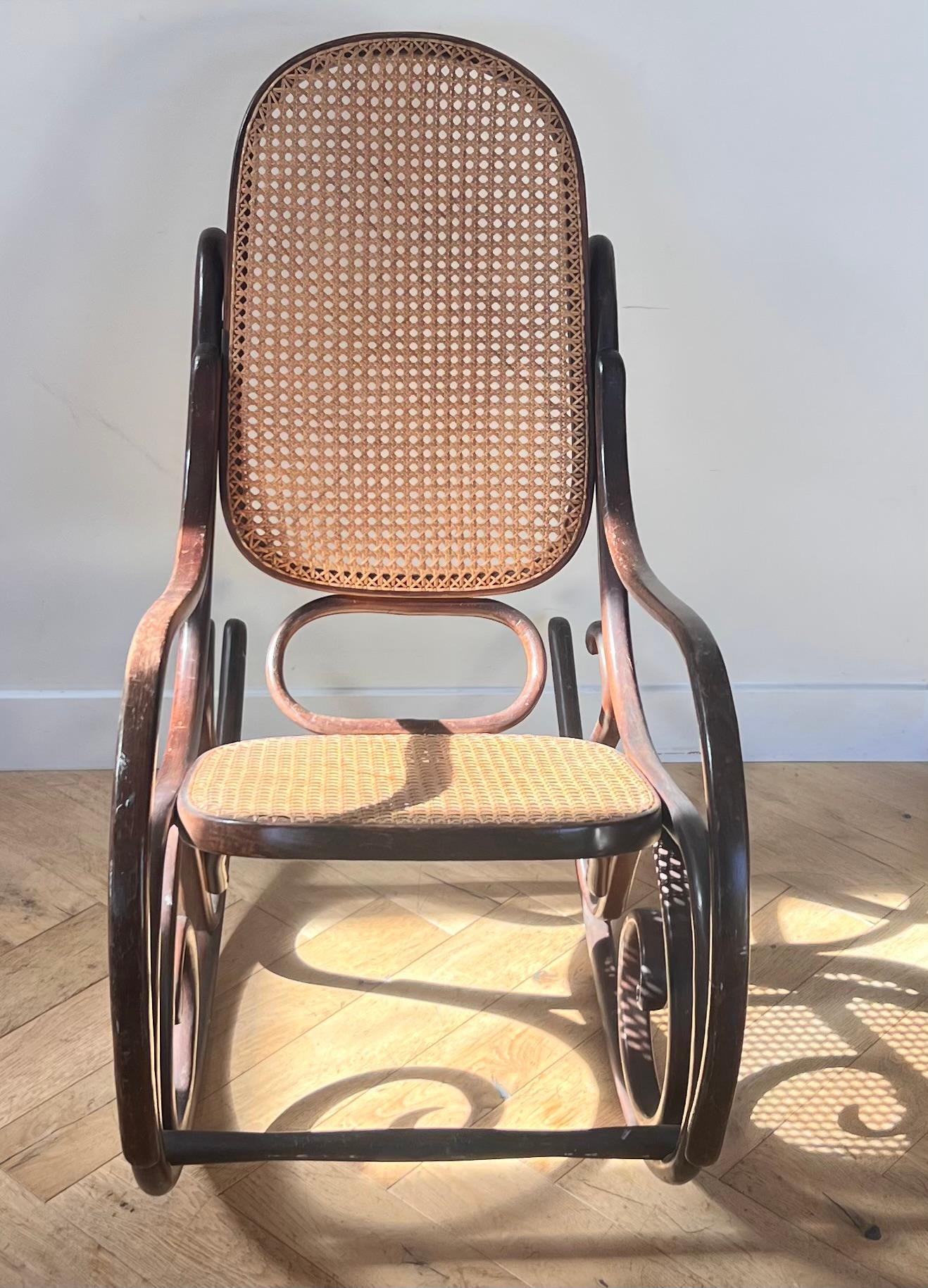 Bentwood rocking chair attr. Thonet, late 19th century For Sale 1