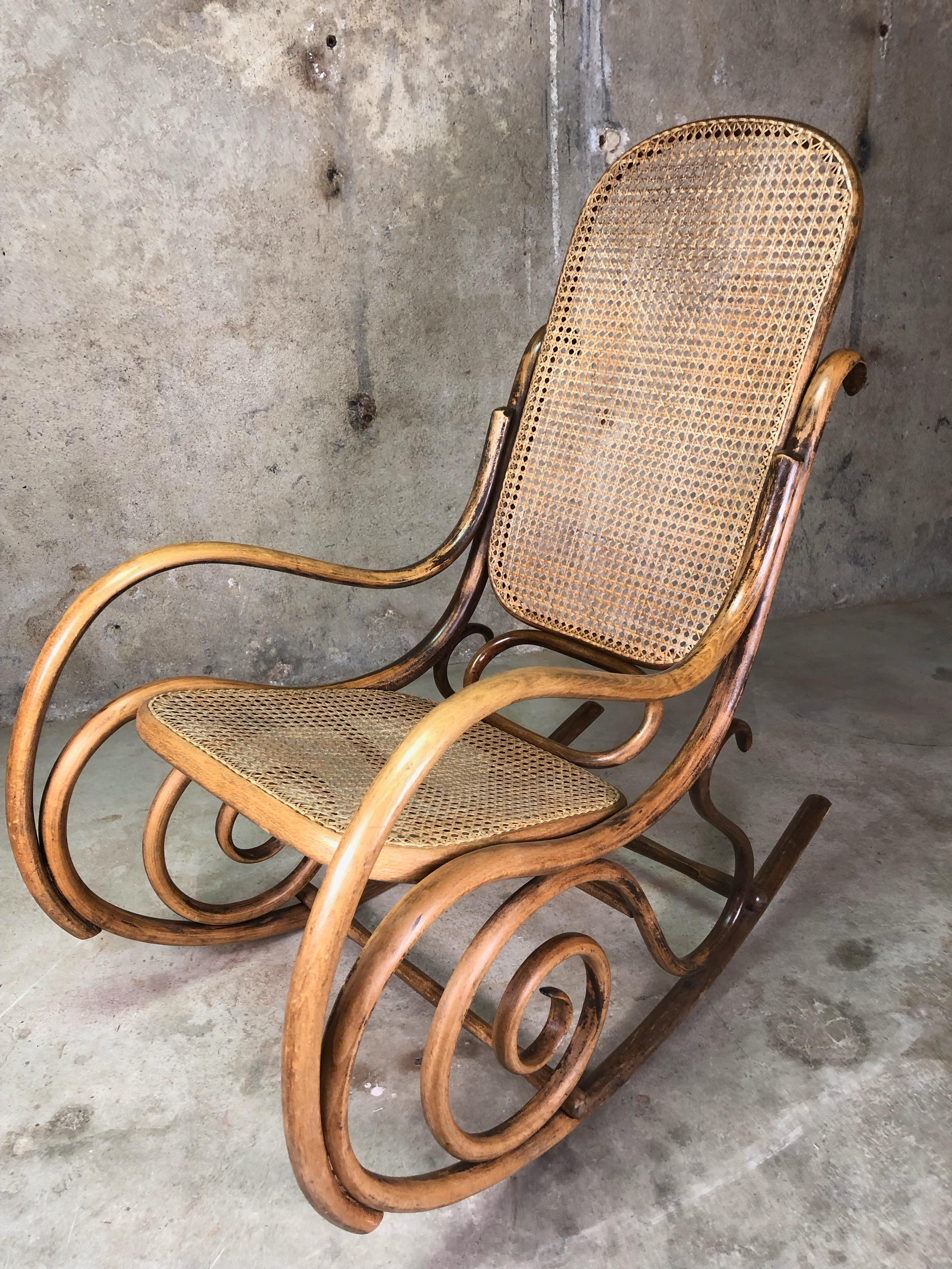 Art Nouveau Bentwood Rocking Chair by Fischel, Niemes in Böhmen, Austria, 1910 For Sale