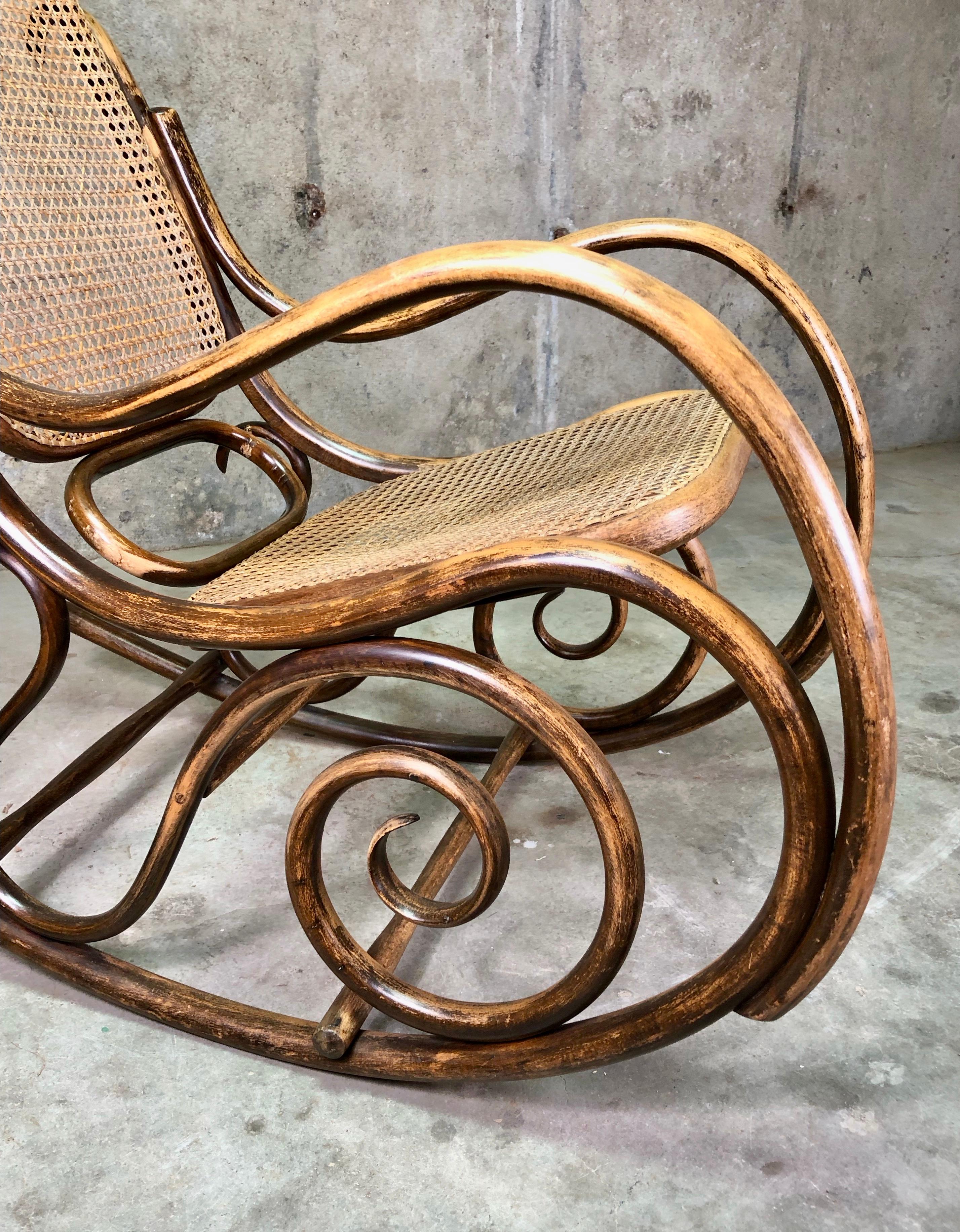 20th Century Bentwood Rocking Chair by Fischel, Niemes in Böhmen, Austria, 1910 For Sale