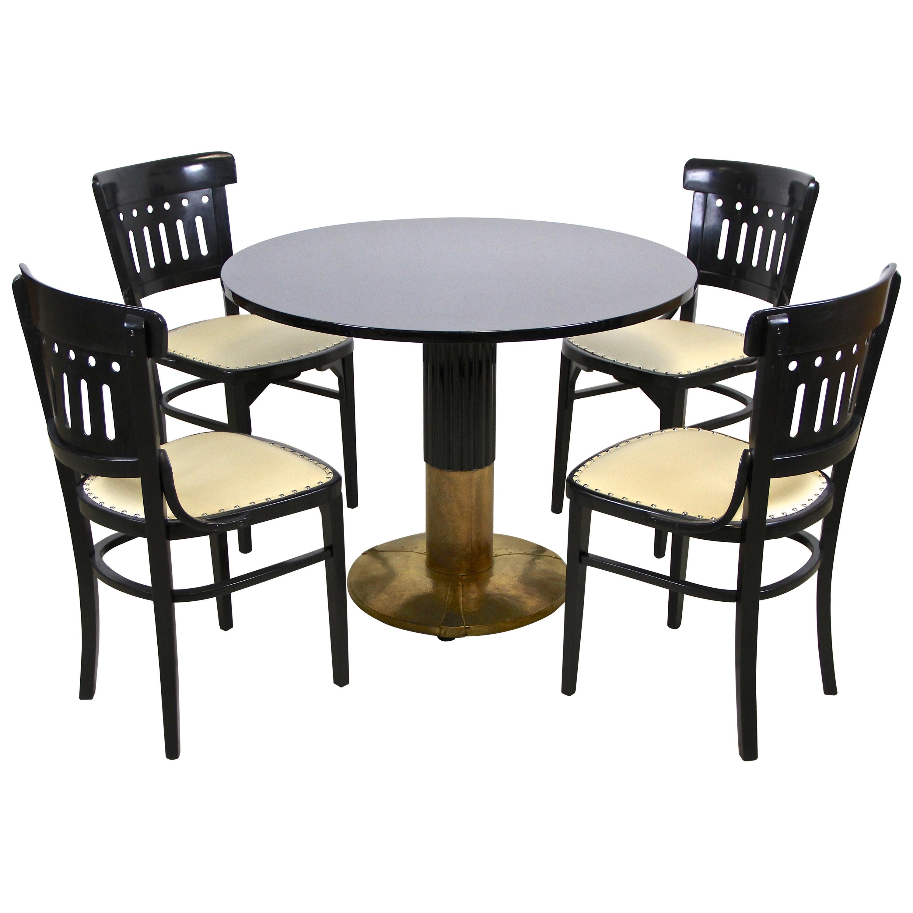 Bentwood Seating Set/ Salon Suite with Round Thonet Table, Austria, circa 1910 For Sale
