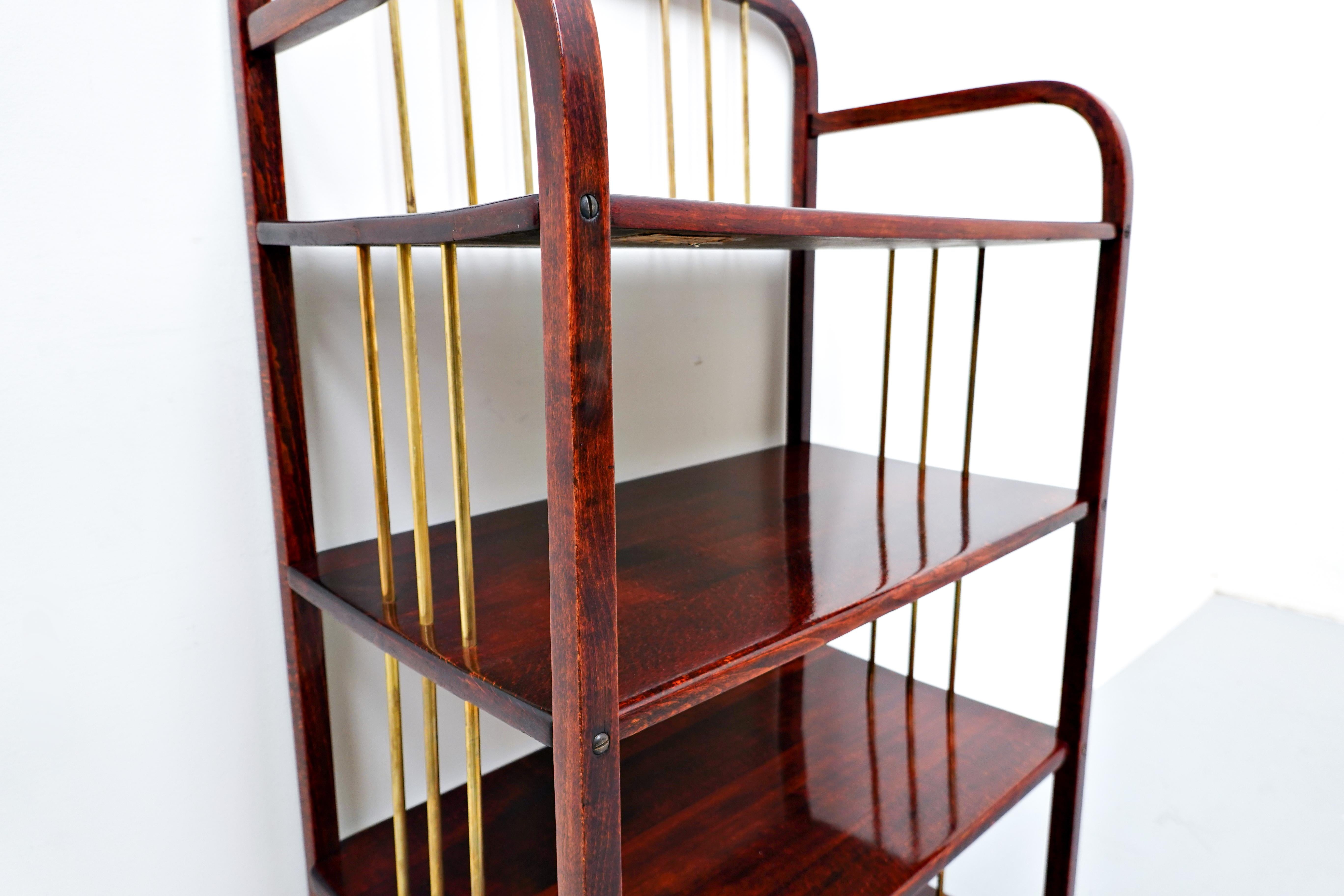 Bentwood Shelf by Thonet  In Good Condition In Brussels, BE