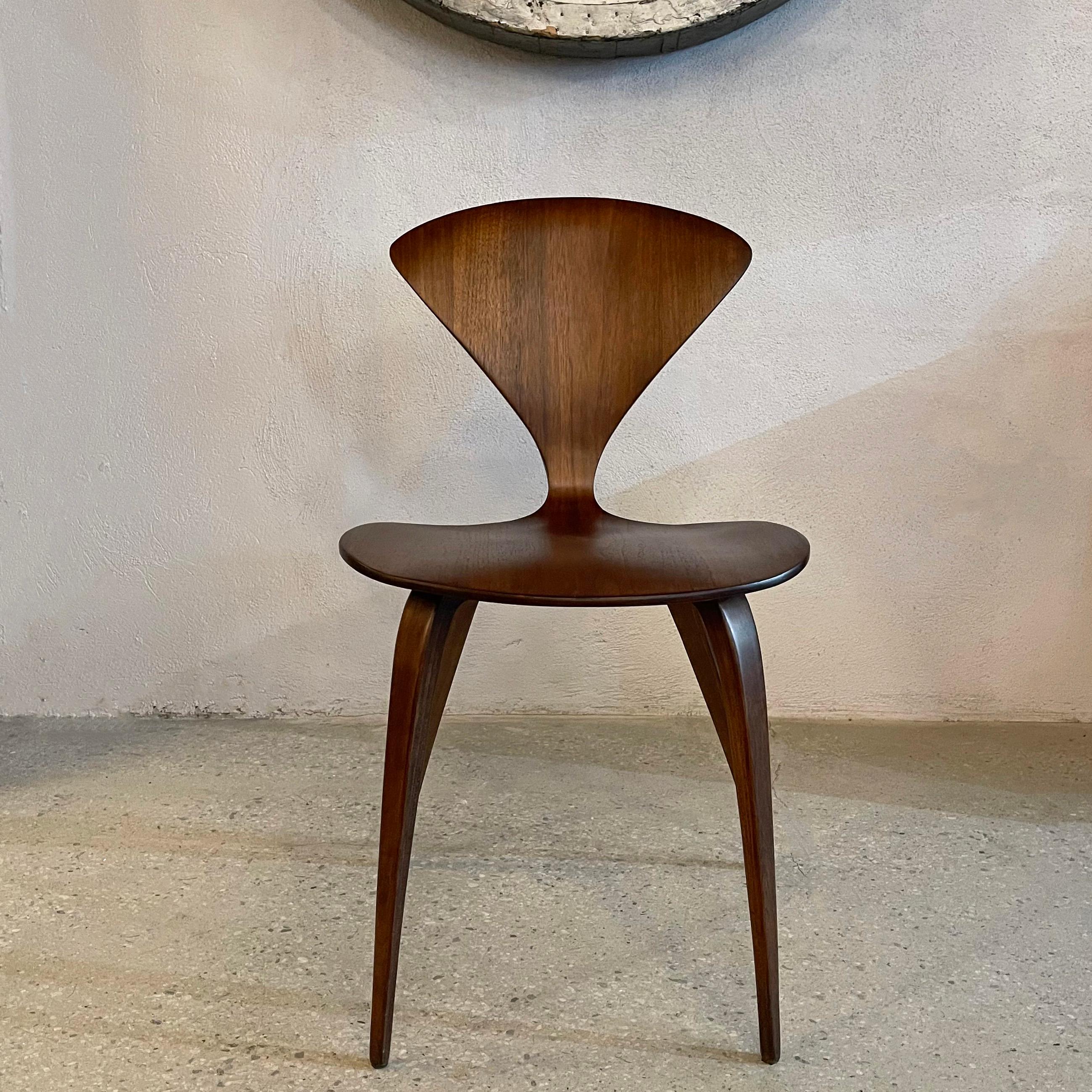 Mid-Century Modern Bentwood Side Chair By Norman Cherner For Plycraft For Sale
