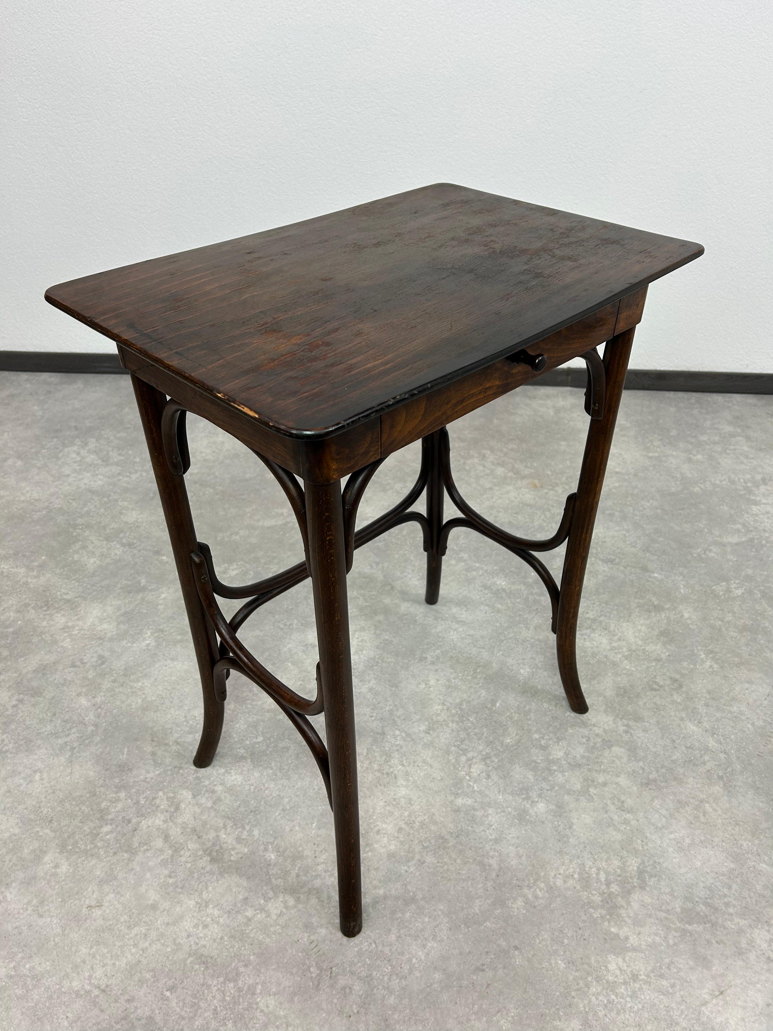 Hungarian Bentwood side table by Thonet Debrecen For Sale