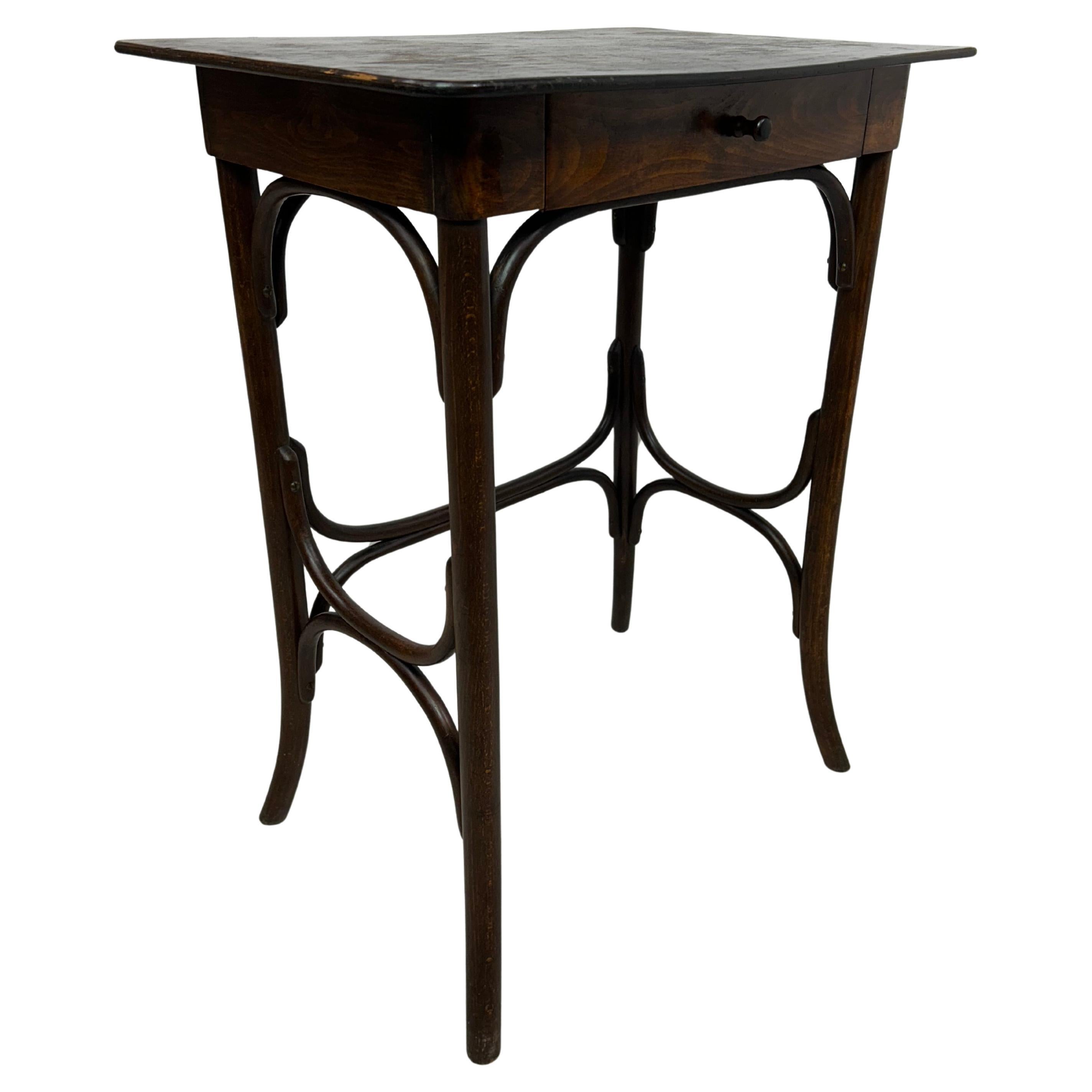 Beistelltisch aus Bugholz von Thonet Debrecen