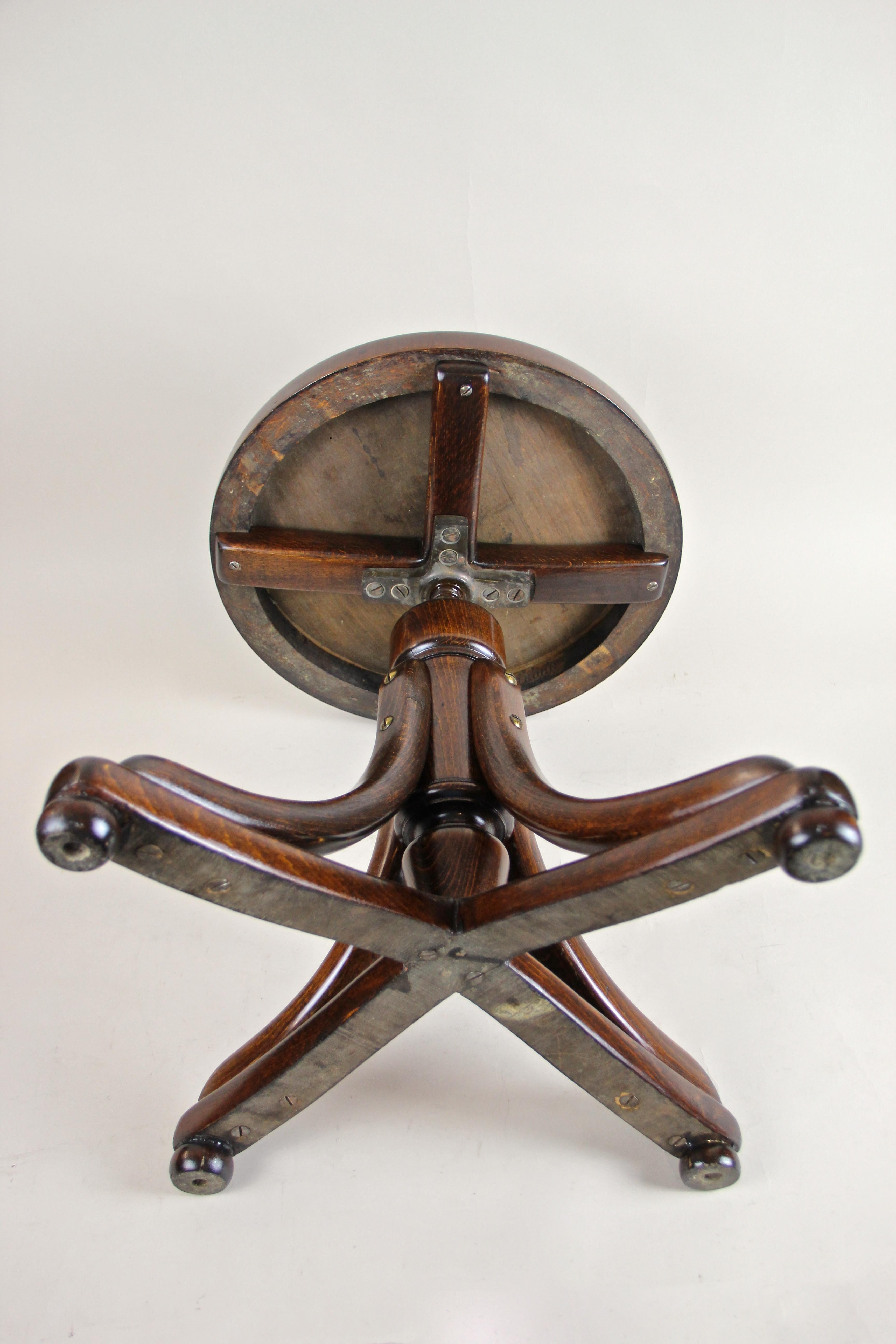 Bentwood Stool Height Adjustable by J&J Kohn, Austria, circa 1910 6