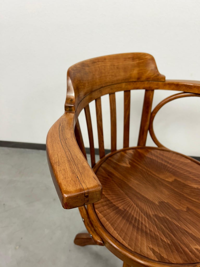 Bentwood swivel chair B663 by Thonet at 1stDibs