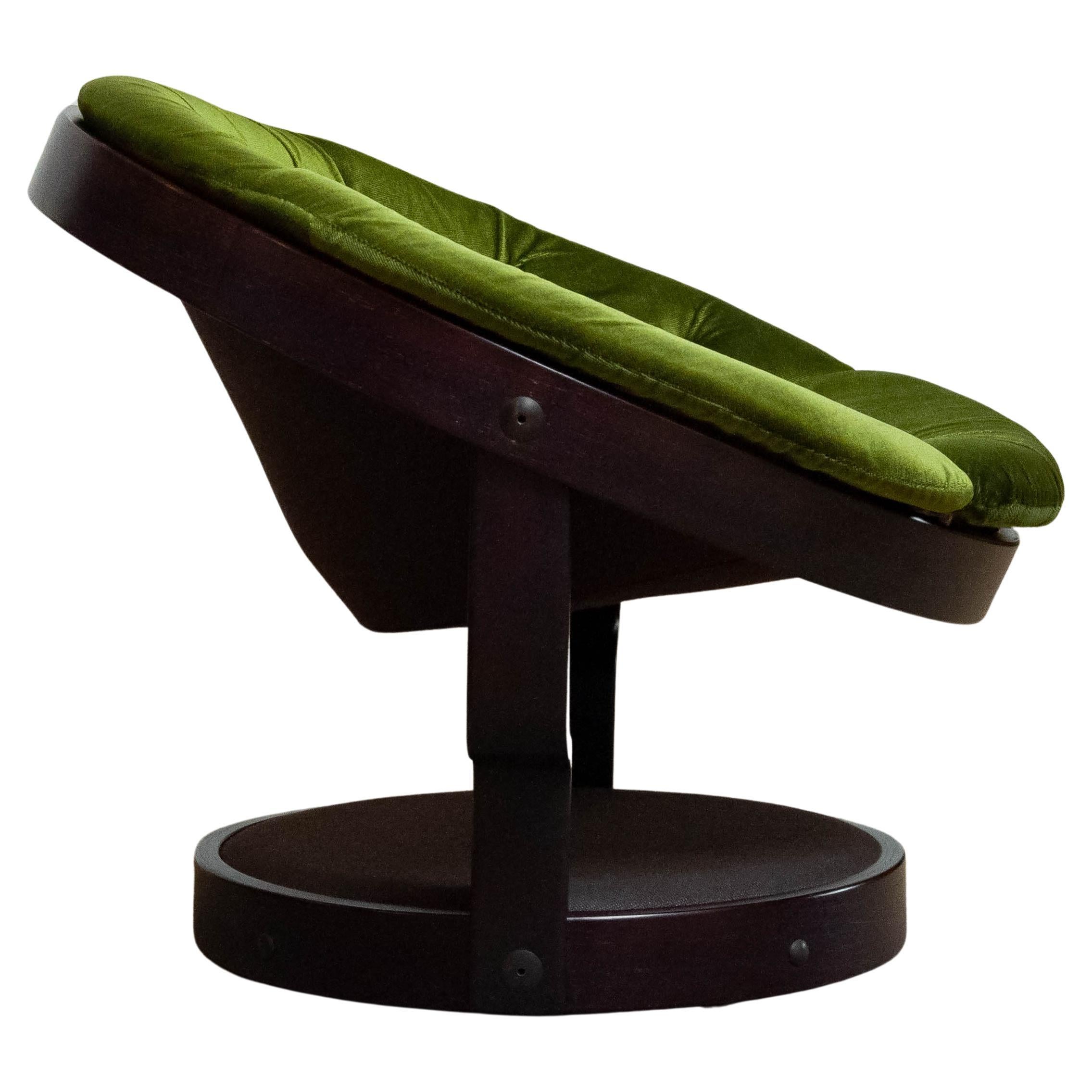 Bentwood Swivel Lounge Chair Model 
Convair
 In Green Velvet by Oddmund Vad 1970