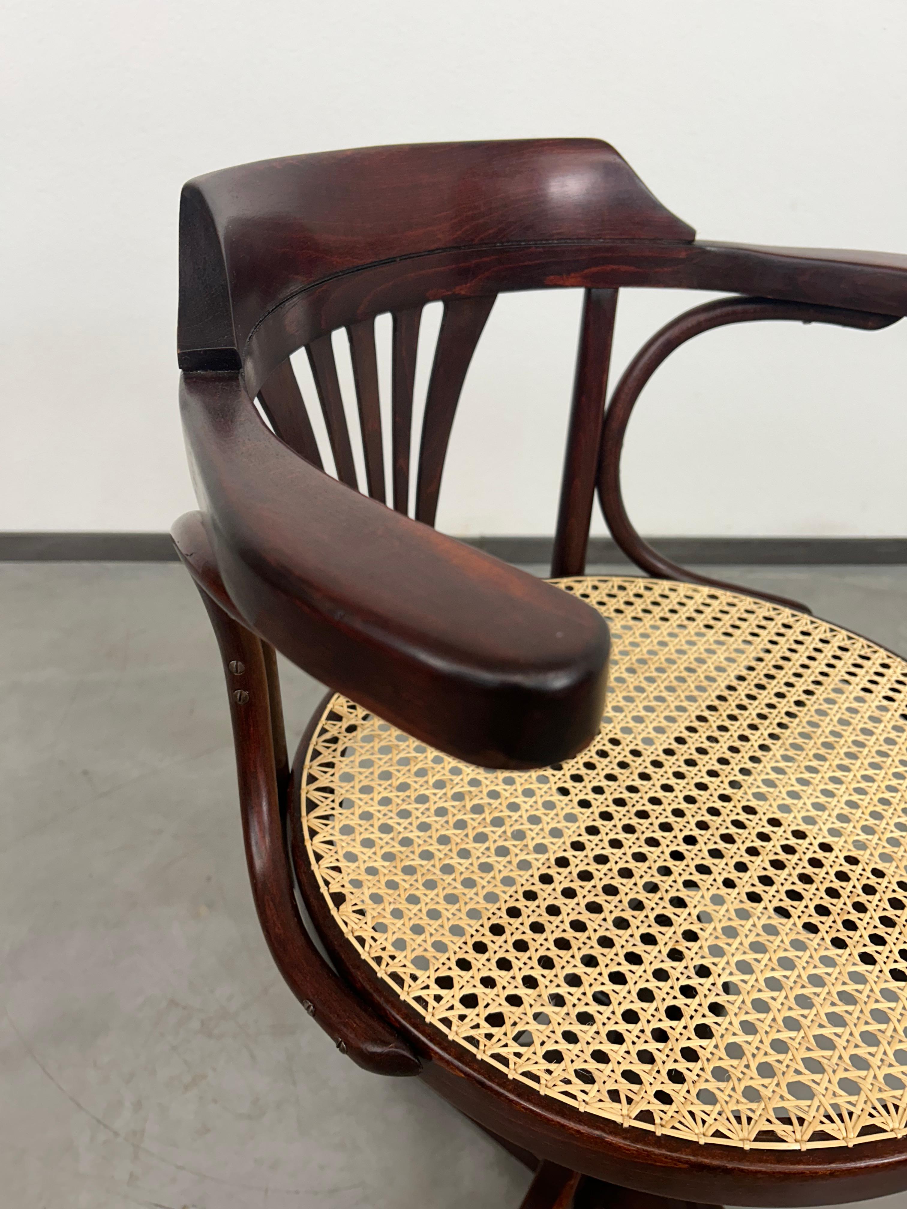 Bentwood swivel office chair by Thonet In Excellent Condition In Banská Štiavnica, SK