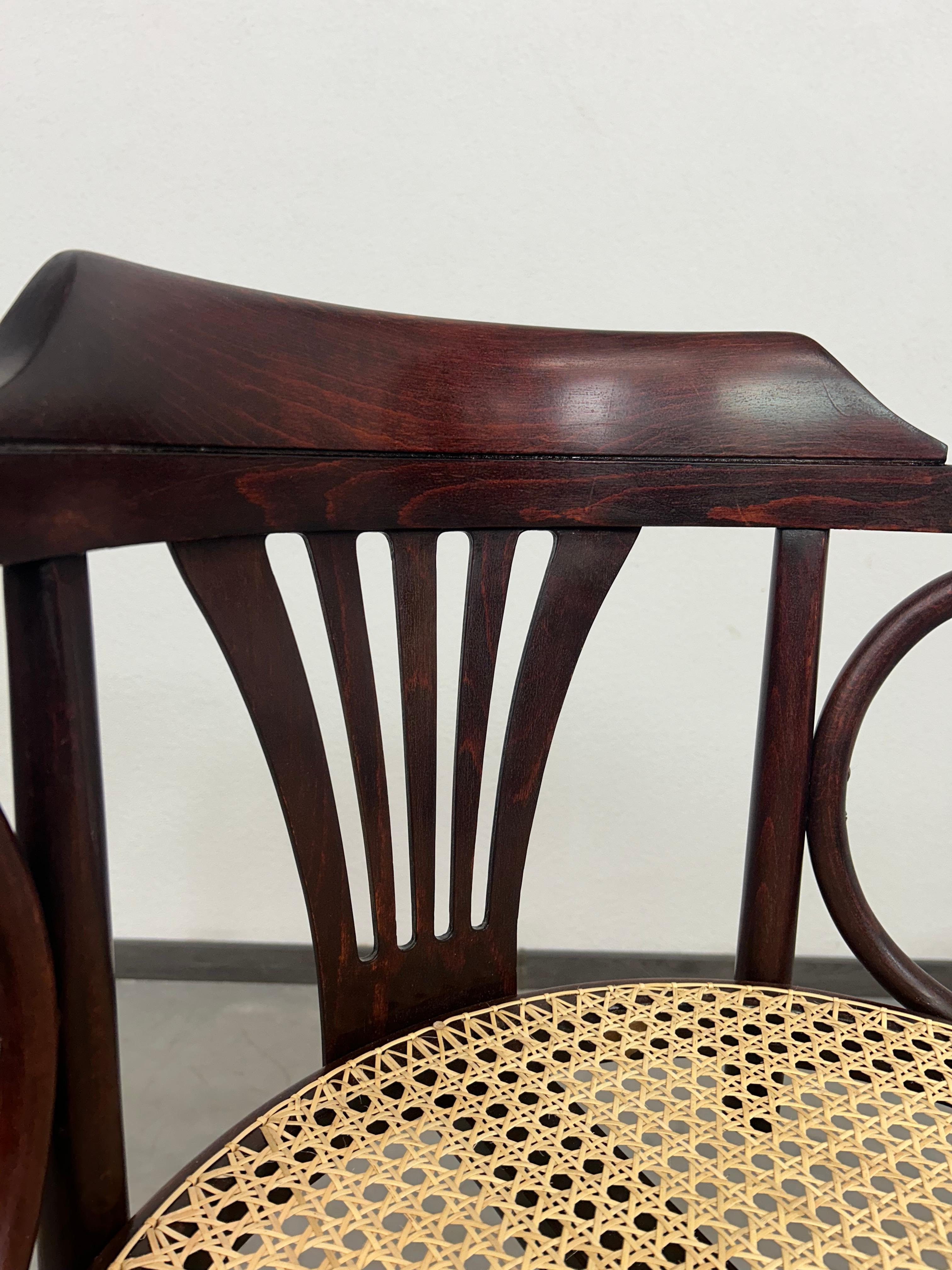 Early 20th Century Bentwood swivel office chair by Thonet