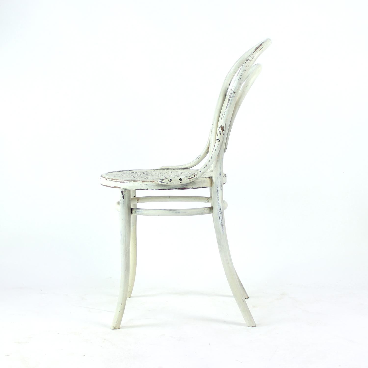 Silla Thonet nº 14 de madera curvada de estilo vintage, Checoslovaquia años 40 en Bueno estado para la venta en Zohor, SK