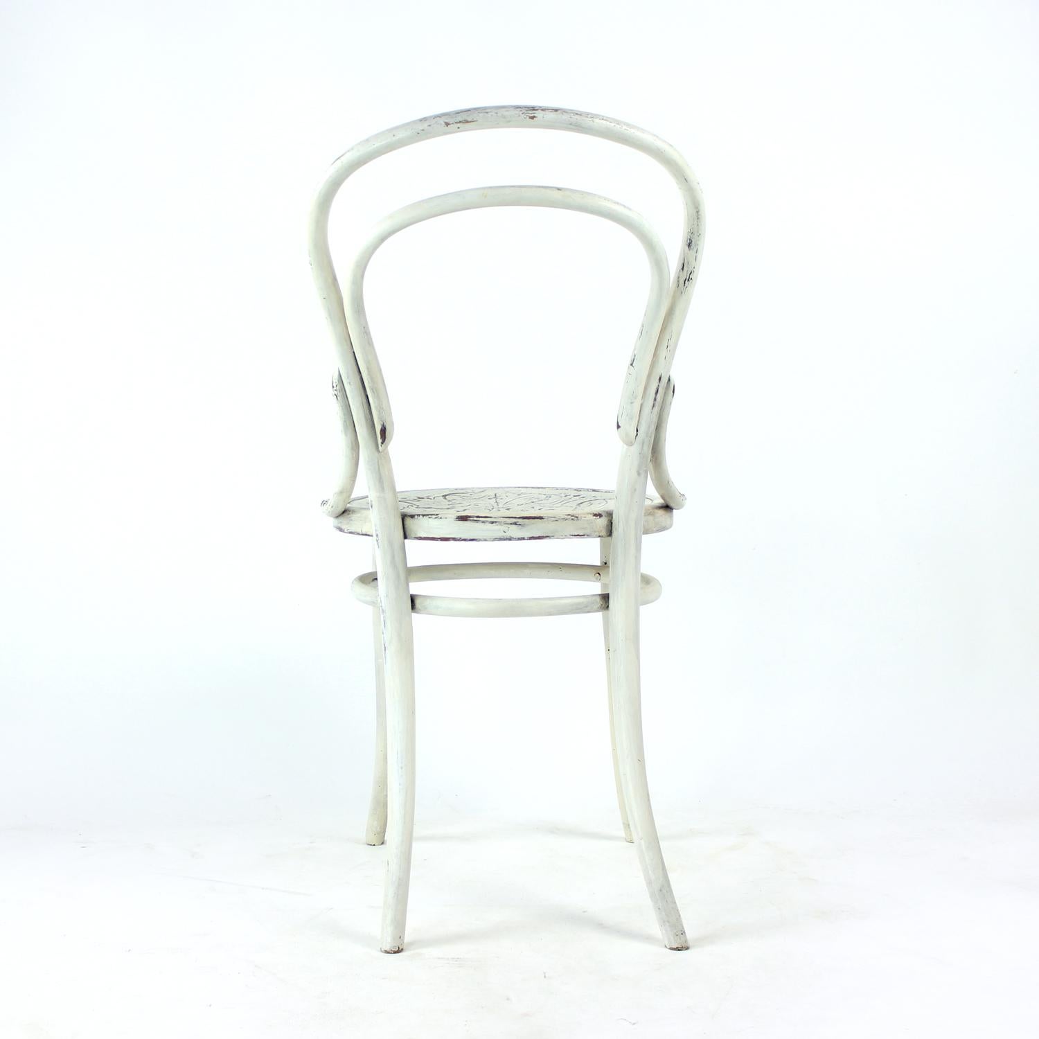 Silla Thonet nº 14 de madera curvada de estilo vintage, Checoslovaquia años 40 Madera curvada en venta