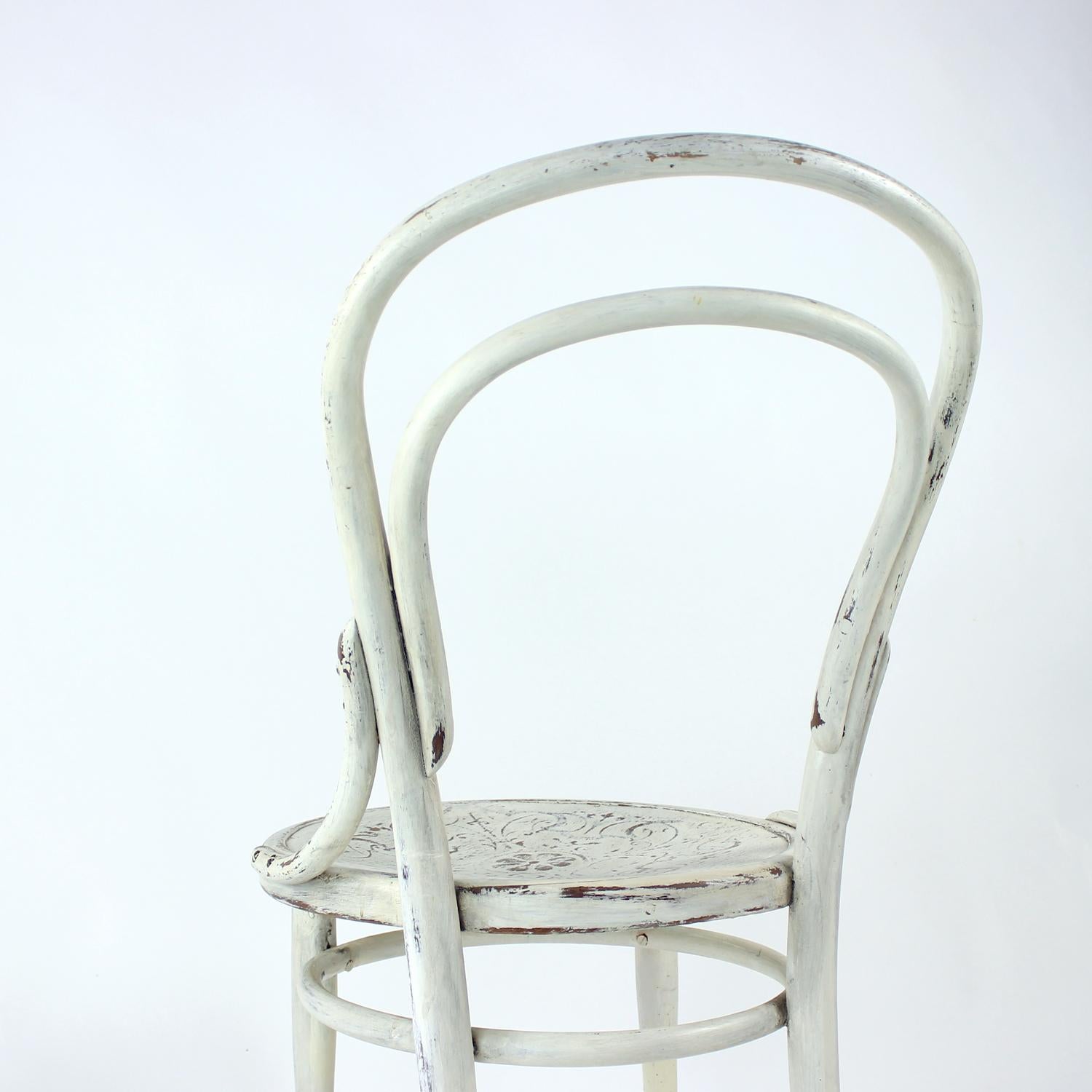 Silla Thonet nº 14 de madera curvada de estilo vintage, Checoslovaquia años 40 en venta 1