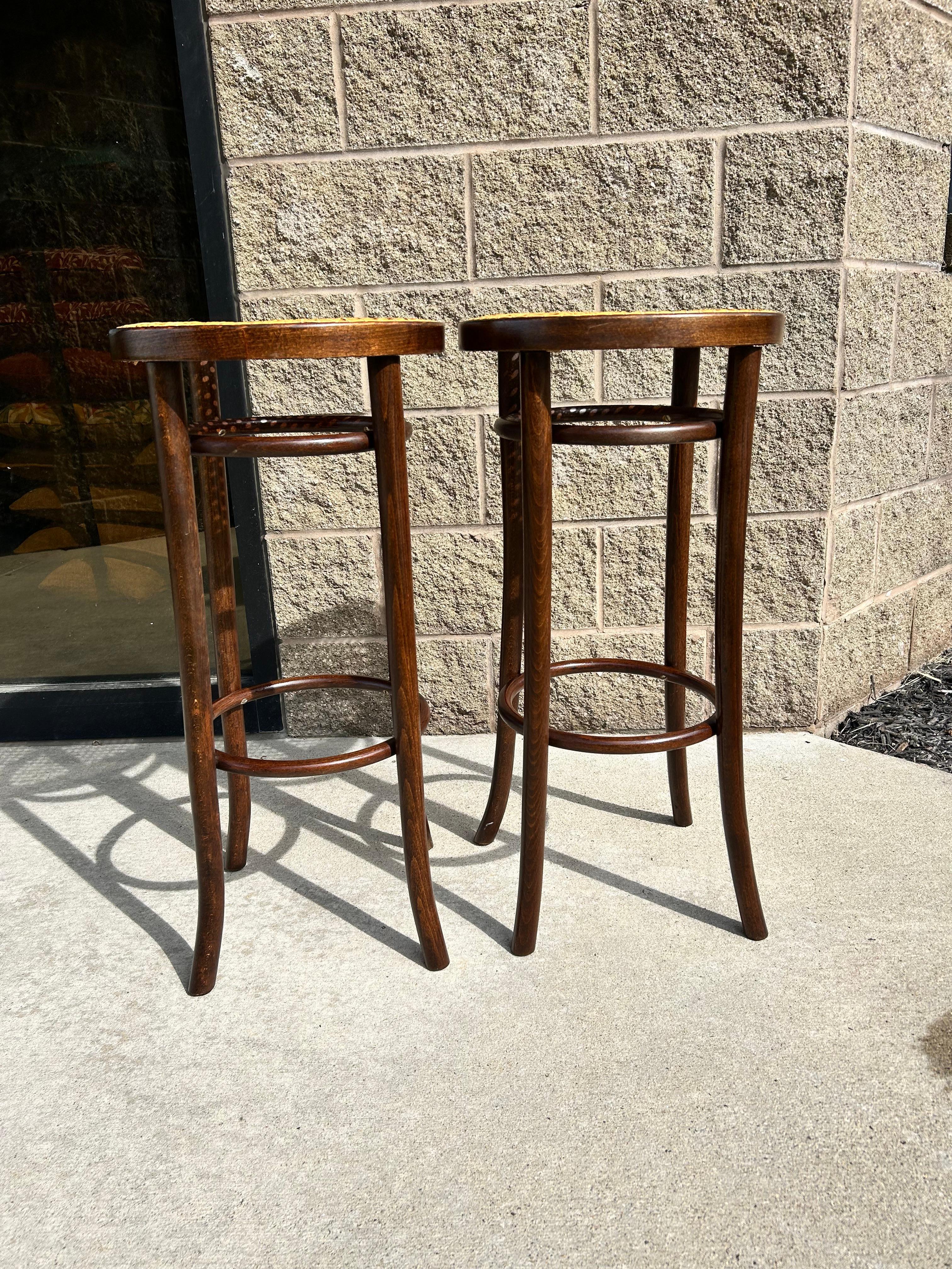 Art nouveau Bentwood & Vienna Tabouret de bar en paille-Paire en vente