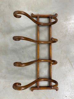 Bentwood wall coat hanger no.1 by Thonet