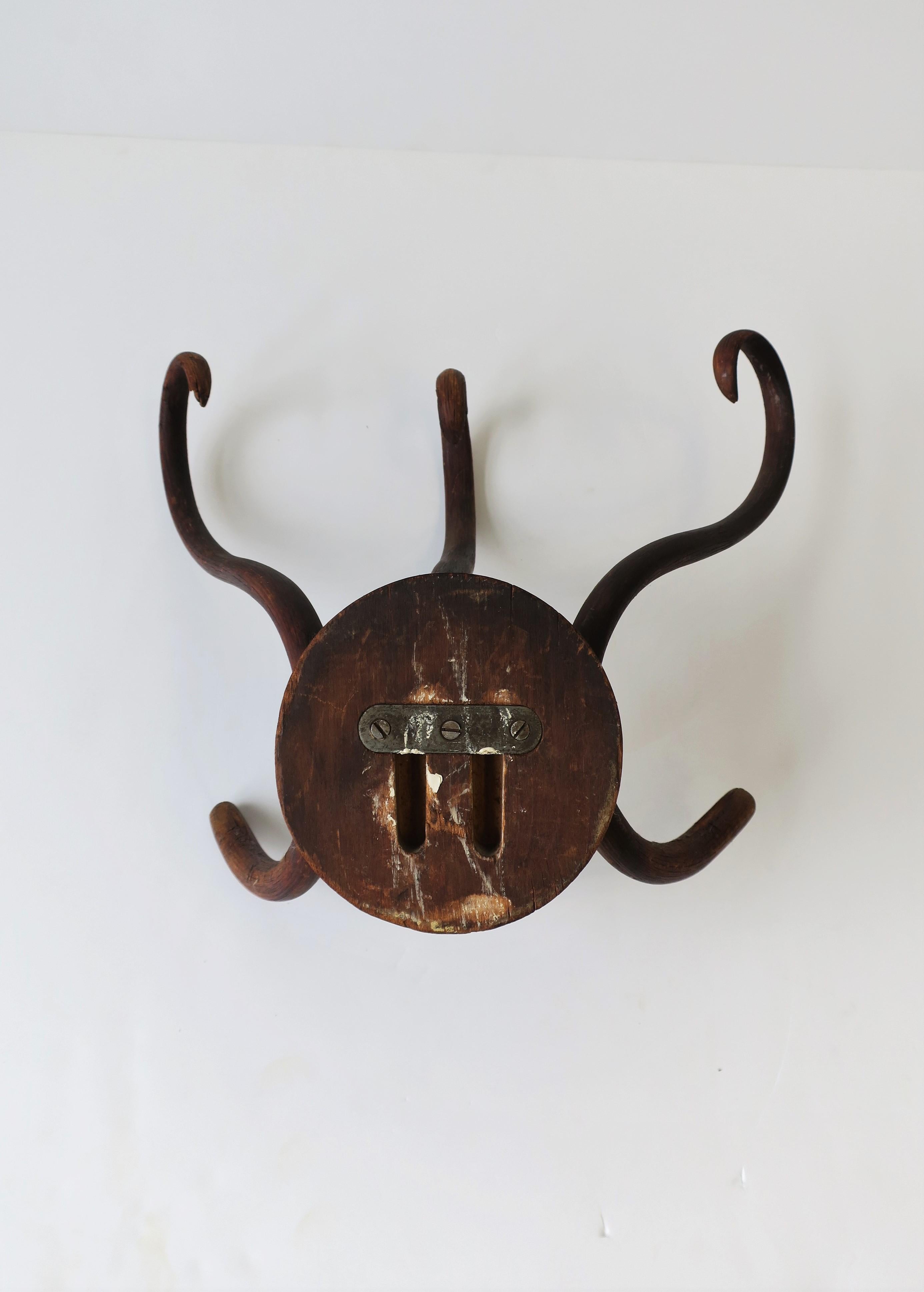 Bentwood Wall Hall Coat Rack 3