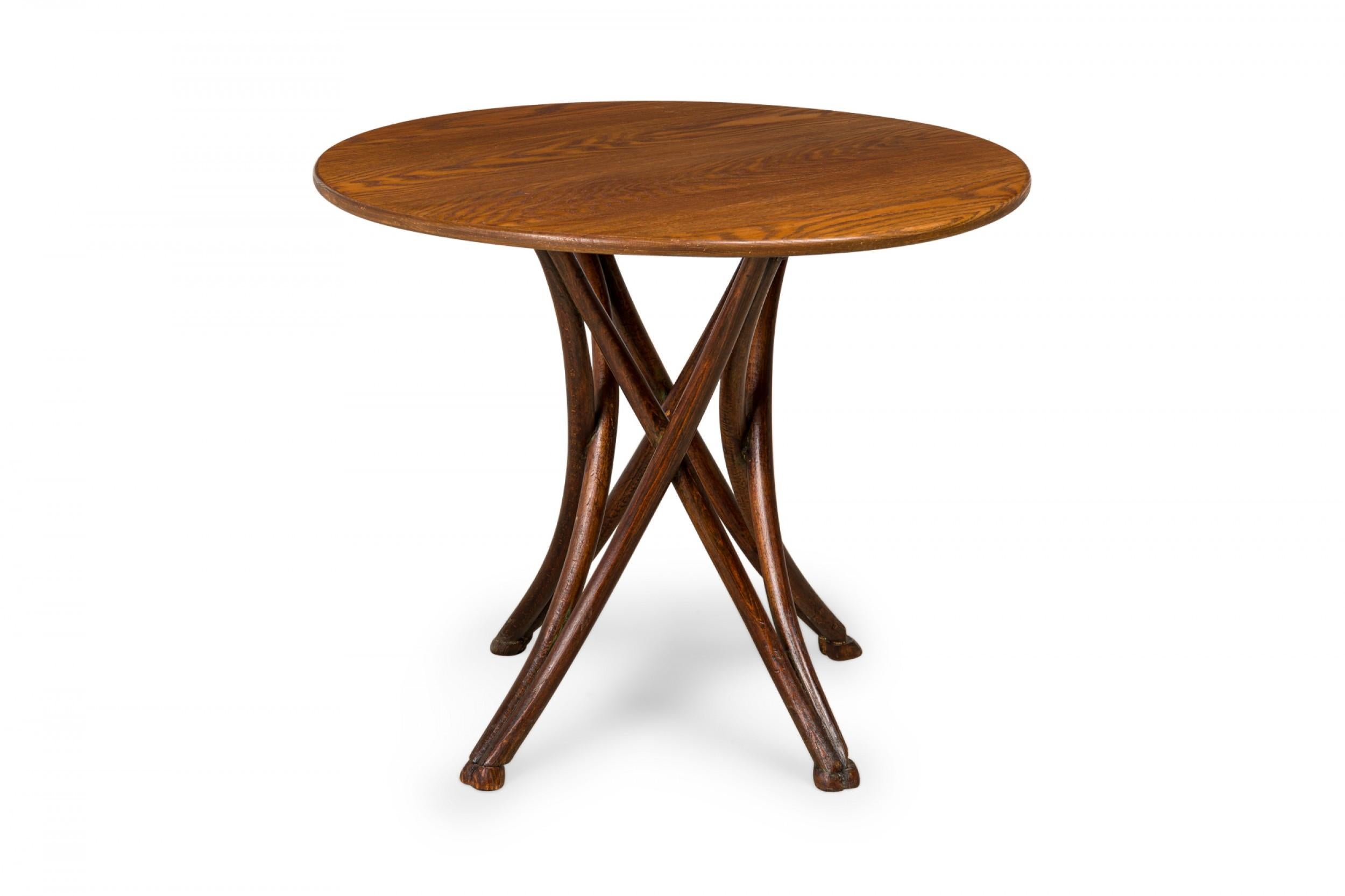 Table de café en bois courbé, noyer et Oak Oak en vente 2