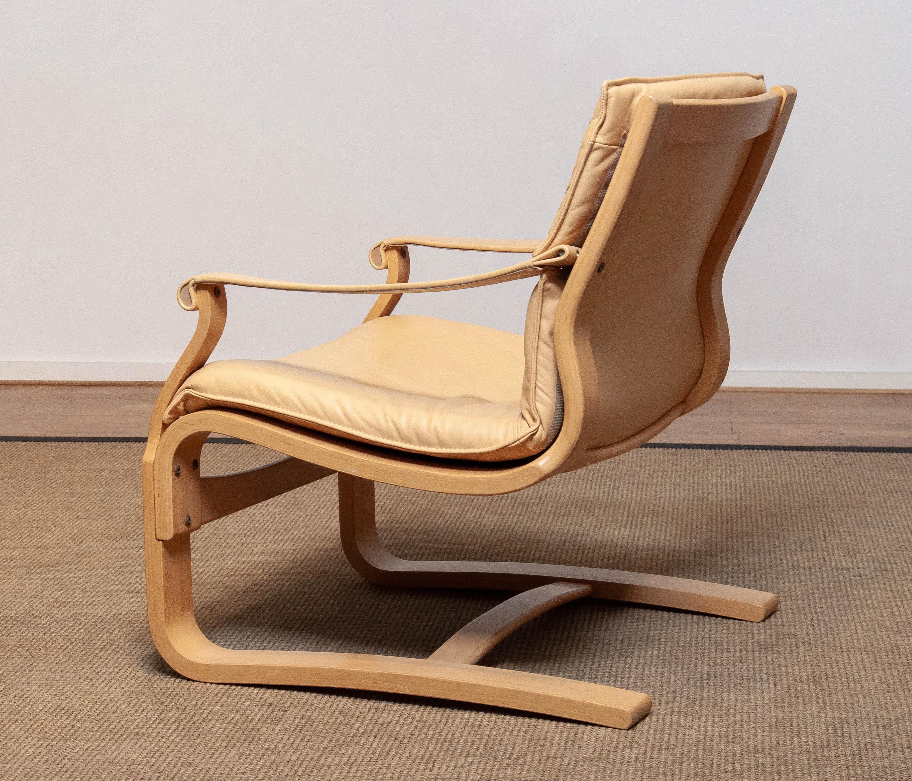 Swedish Bentwood with Beige / Creme Leather Lounge Easy Chair by Ake Fribytter for Nelo For Sale