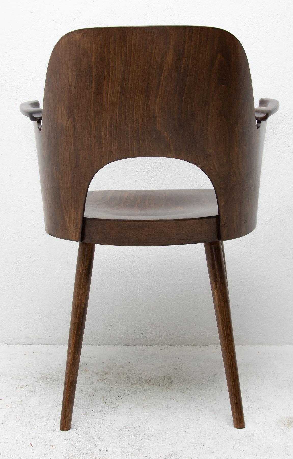 Bentwood Writing Desk Armchair by Radomír Hofman for Ton, No1 For Sale 3