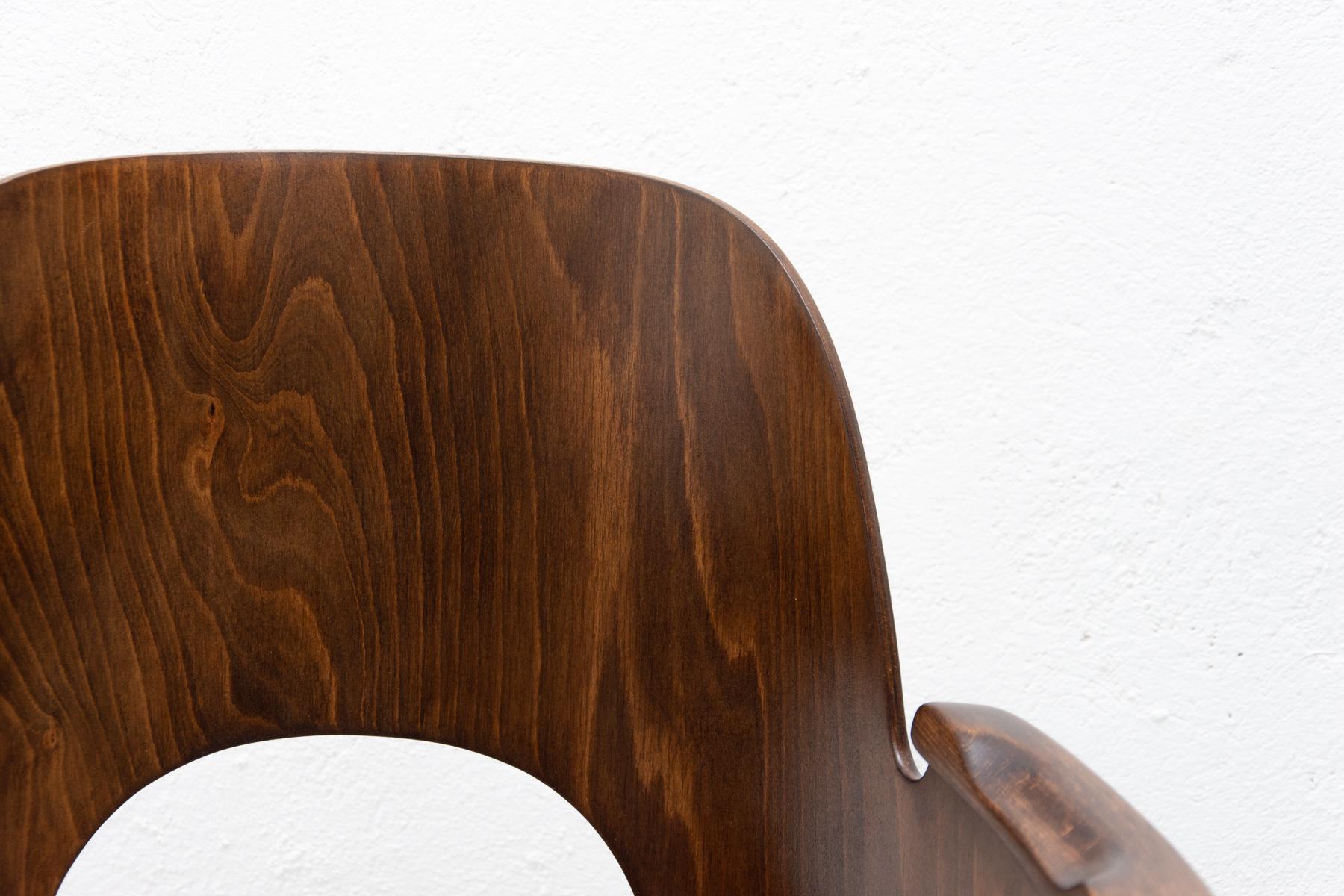 Bentwood Writing Desk Armchair by Radomír Hofman for Ton, No1 In Good Condition For Sale In Prague 8, CZ