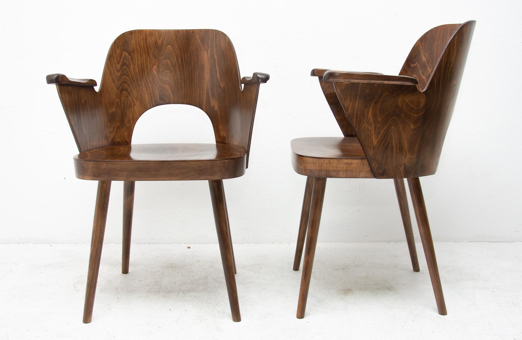 Bentwood Writing Desk Armchair by Radomír Hofman for Ton, No2 For Sale 8