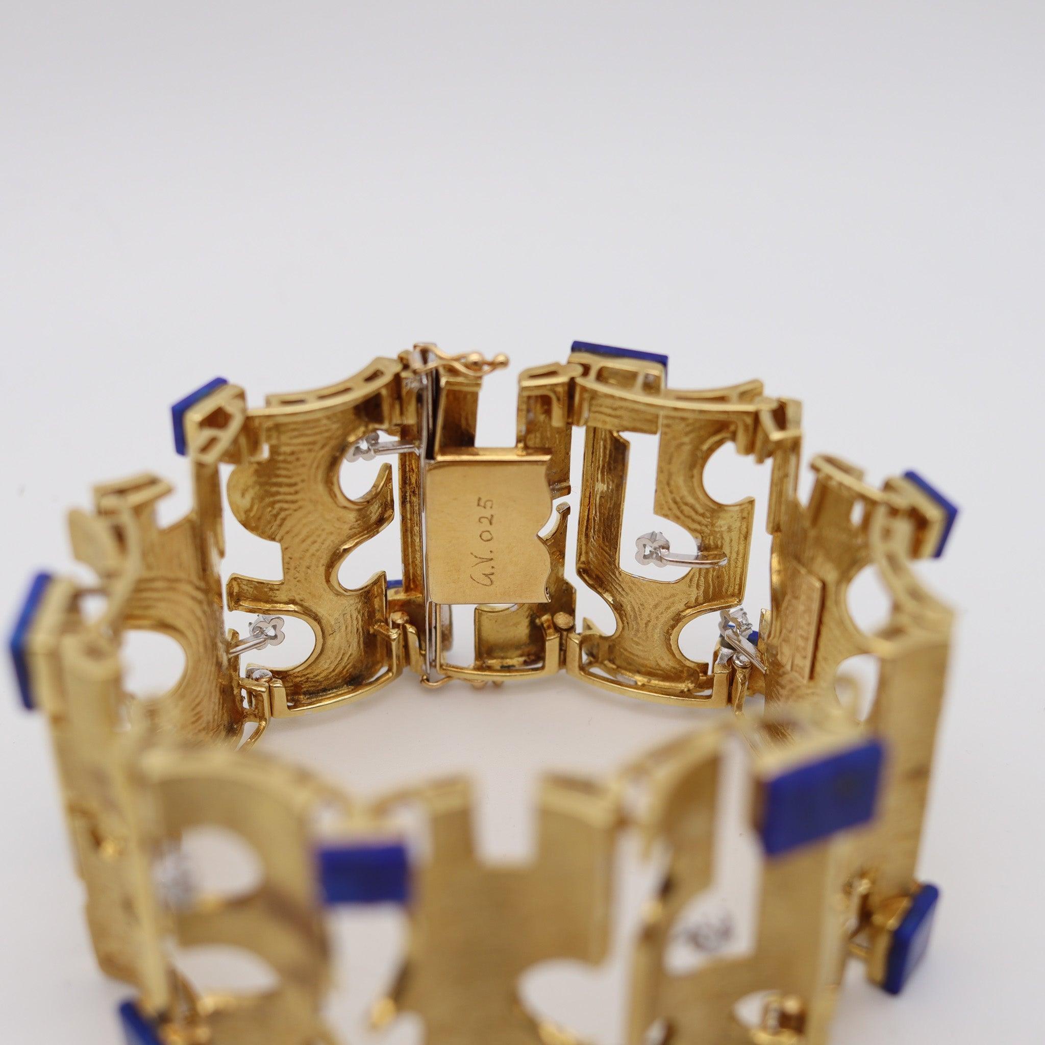 Brilliant Cut BENVENUTO GALOPPI 1970 Sculptural Bracelet In 18Kt Gold with Lapis & Diamonds For Sale