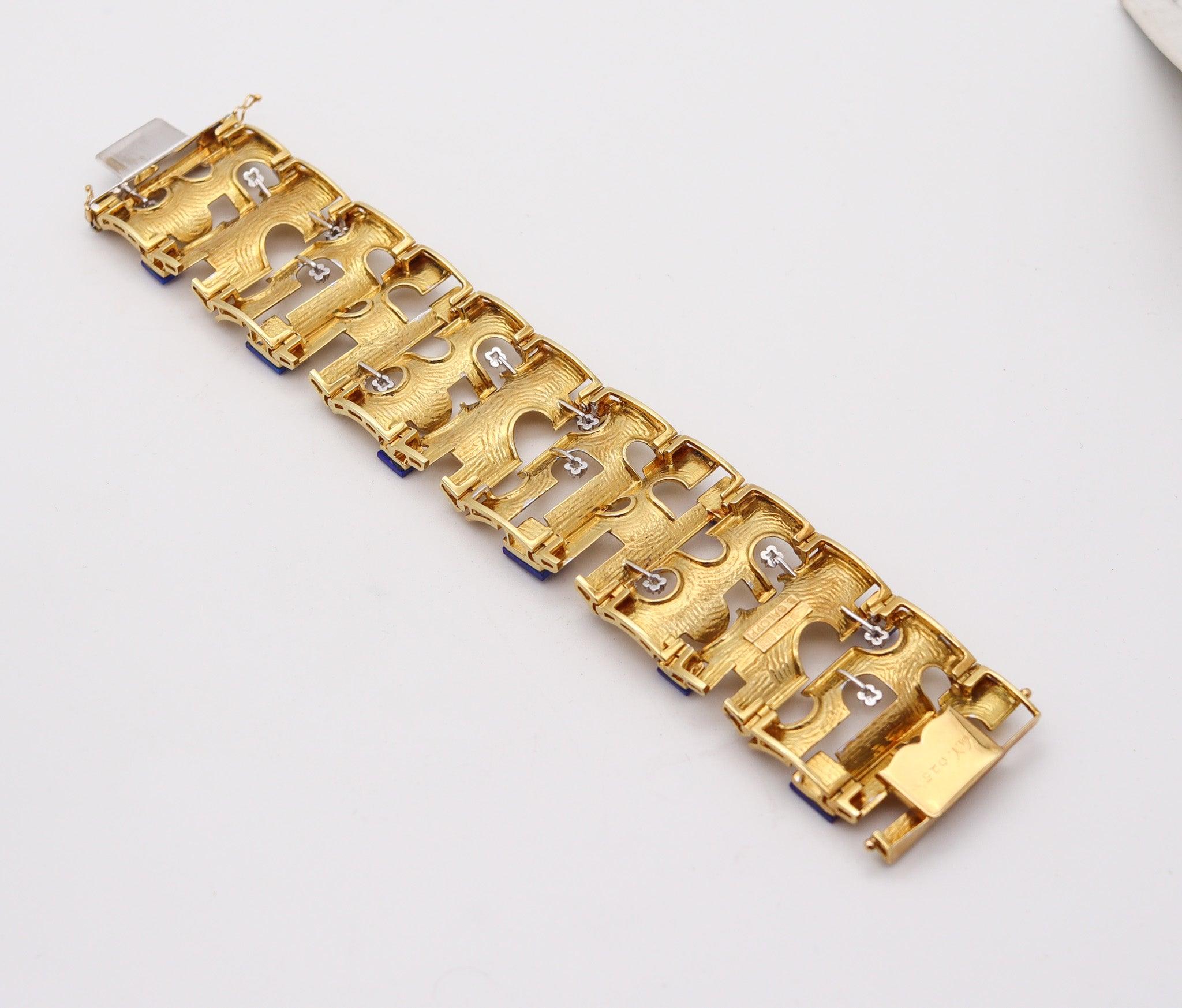 BENVENUTO GALOPPI 1970 Sculptural Bracelet In 18Kt Gold with Lapis & Diamonds For Sale 2