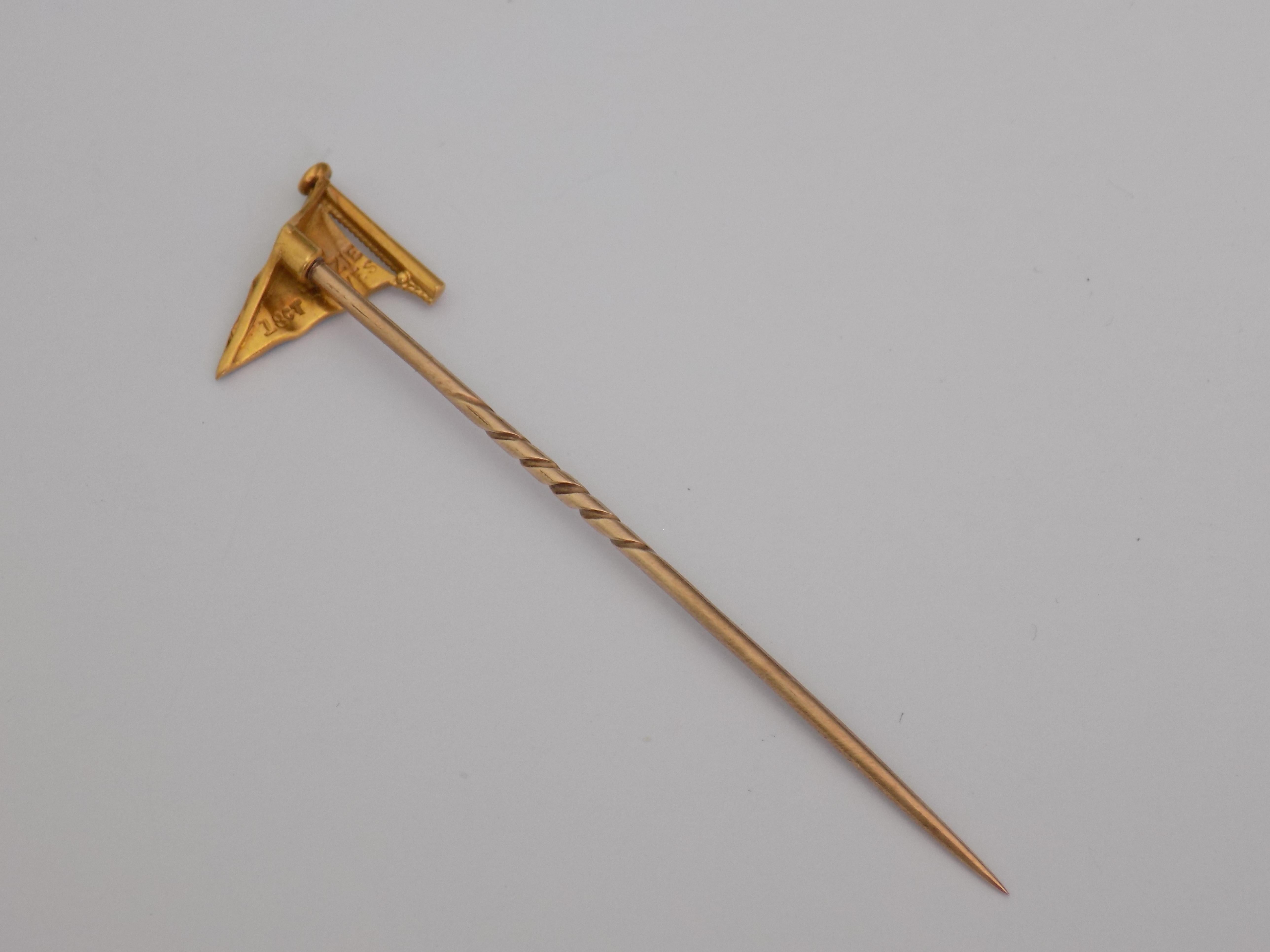 Late Victorian Benzie of Cowes Royal Cruising Club 18 Karat Enameled Burgee Flag Stick Pin For Sale