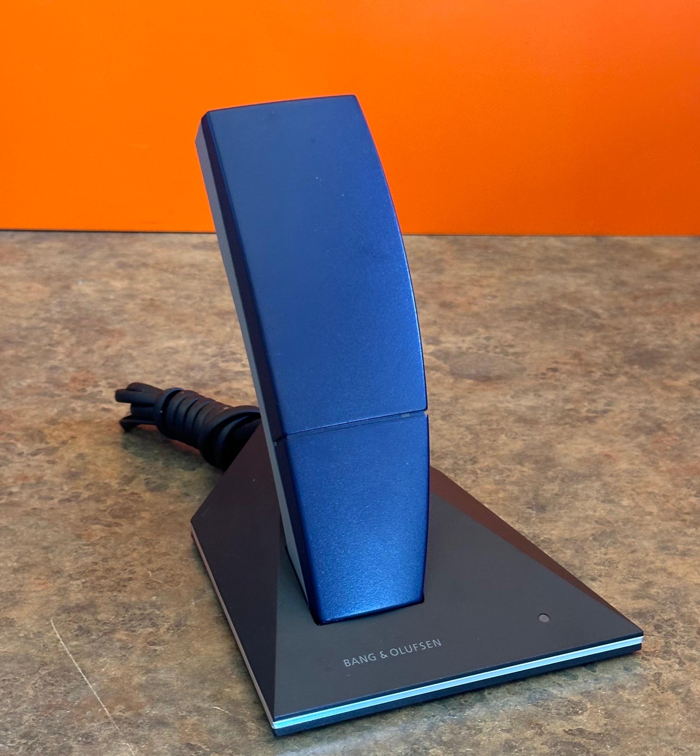 BeoCom 6000 Desktop Telephone in Navy Blue by Martin Iseli for Bang & Olufsen In Good Condition For Sale In San Diego, CA