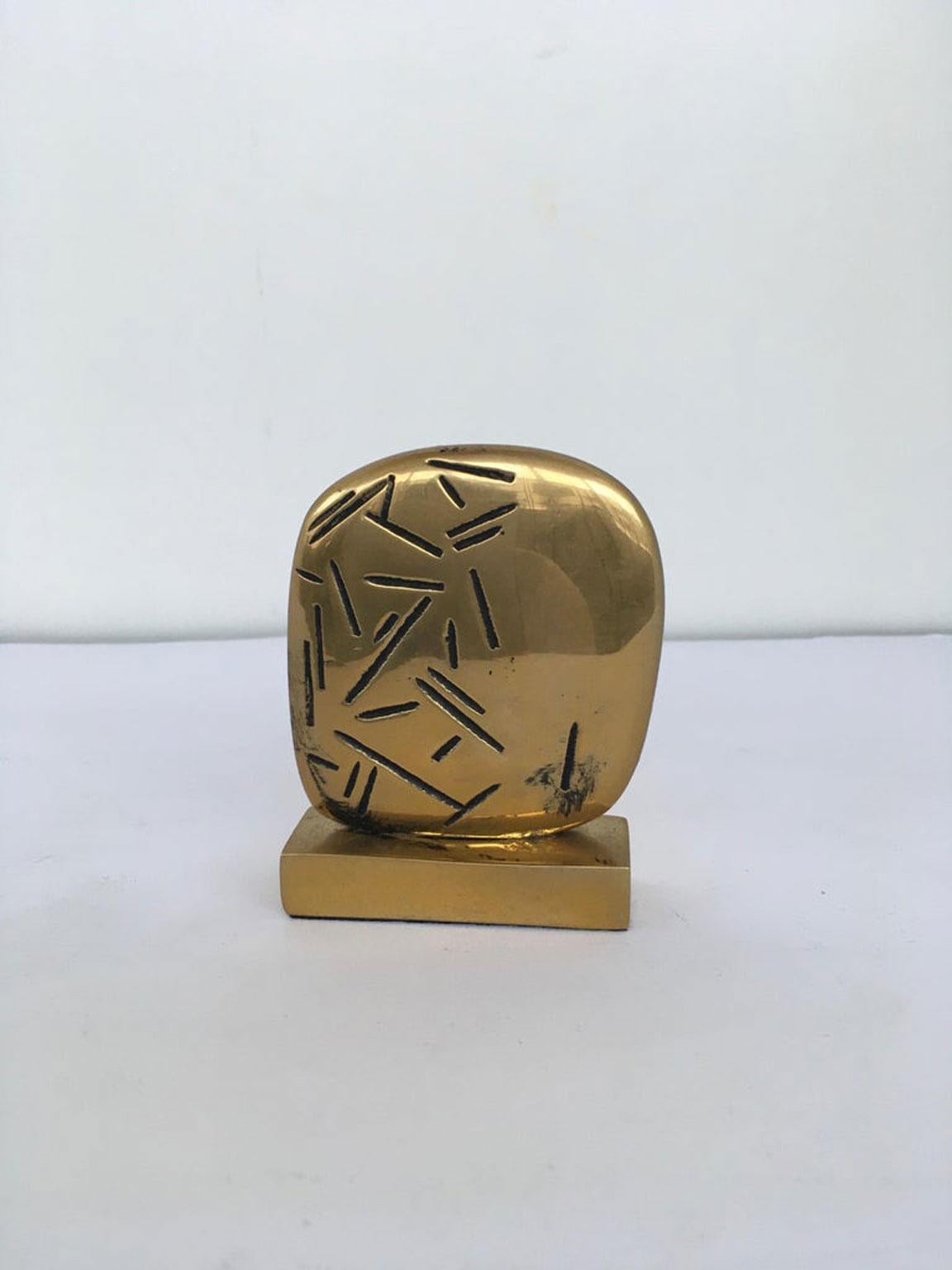 1980 Italia Scultura astratta postmoderna in bronzo Beppe Bonetti con base in vendita 1