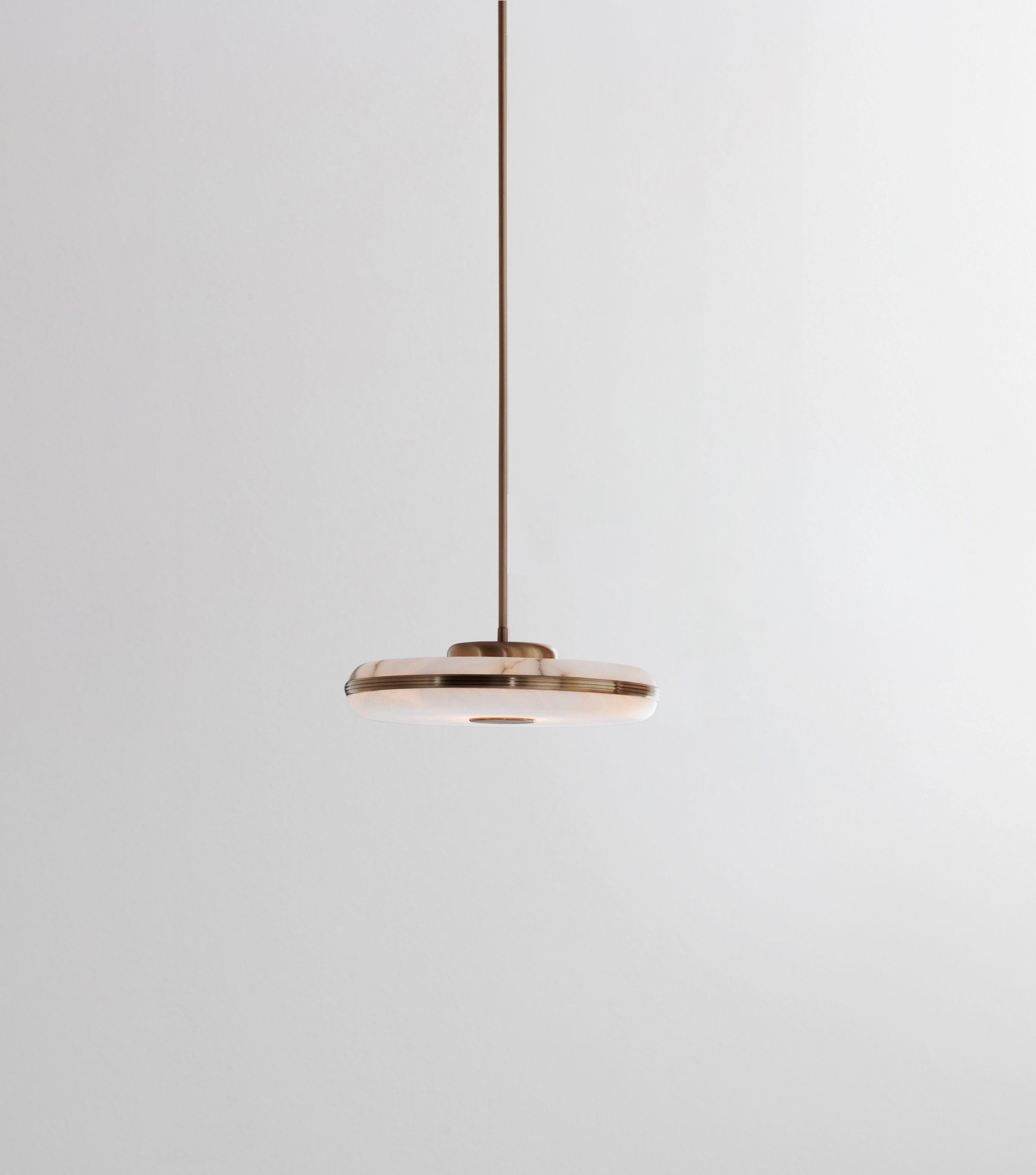 Postmoderno Lampada a sospensione grande in ottone antico Beran di Bert Frank in vendita
