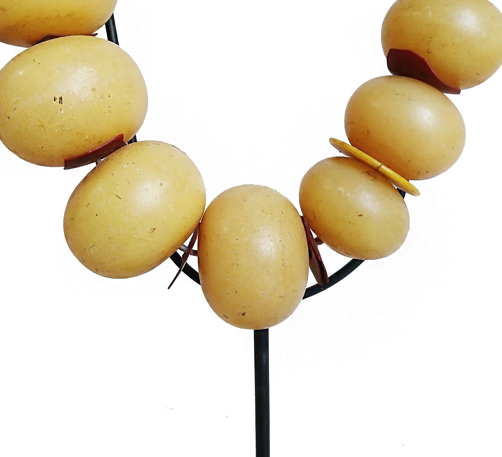 Berber Copal Amber and Silver Necklace, Early 20th Century For Sale 5