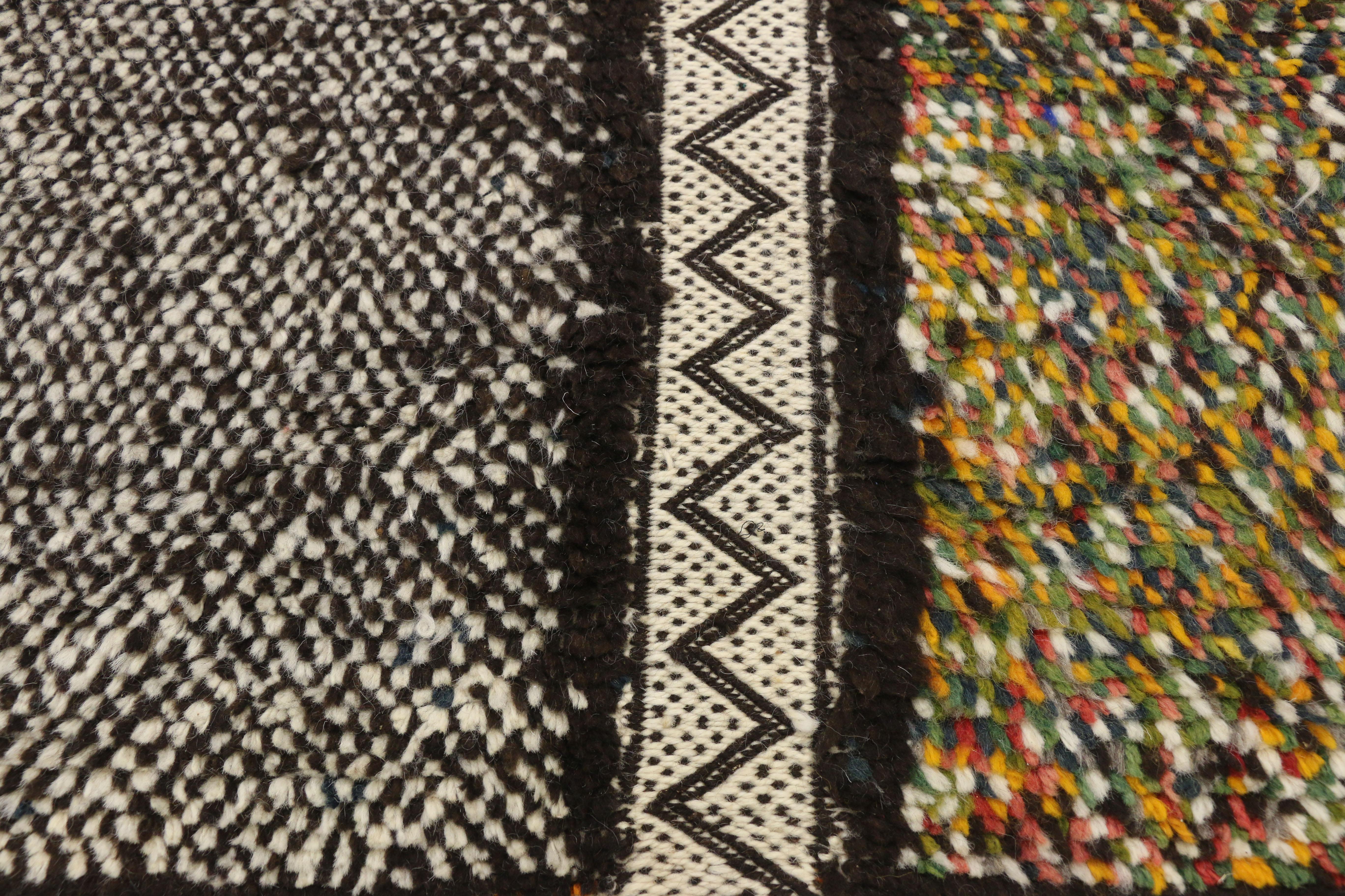 1960's Berber Moroccan Carpet with Mid-Century Modern Style In Good Condition For Sale In Dallas, TX
