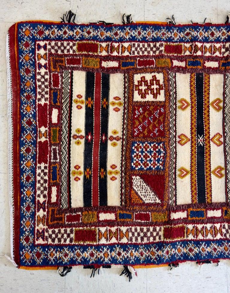 Boho Chic Lana Marroquí Tejida a Mano  Alfombra rectangular con diseño abstracto Bohemio en venta